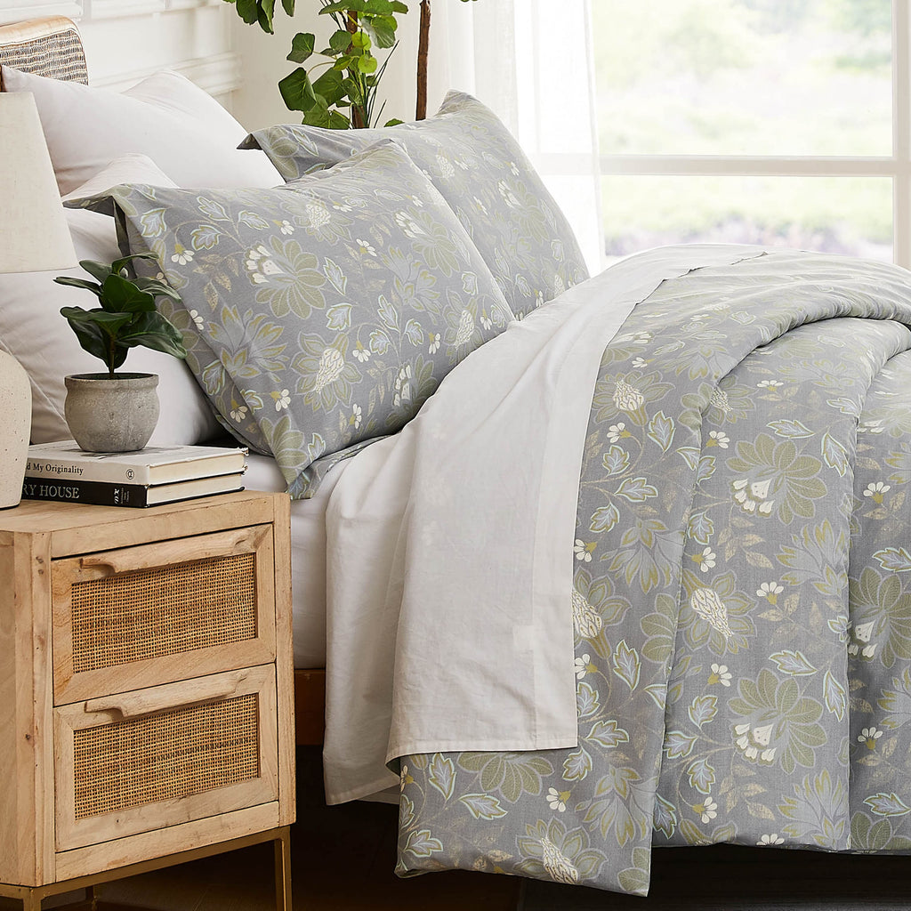 Infinite Blossom Comforter Set