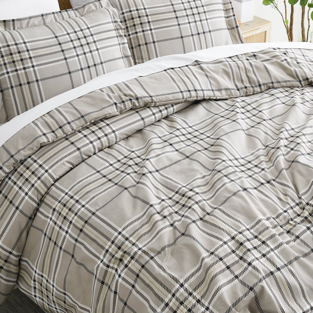 Vilano Plaid Comforter Set