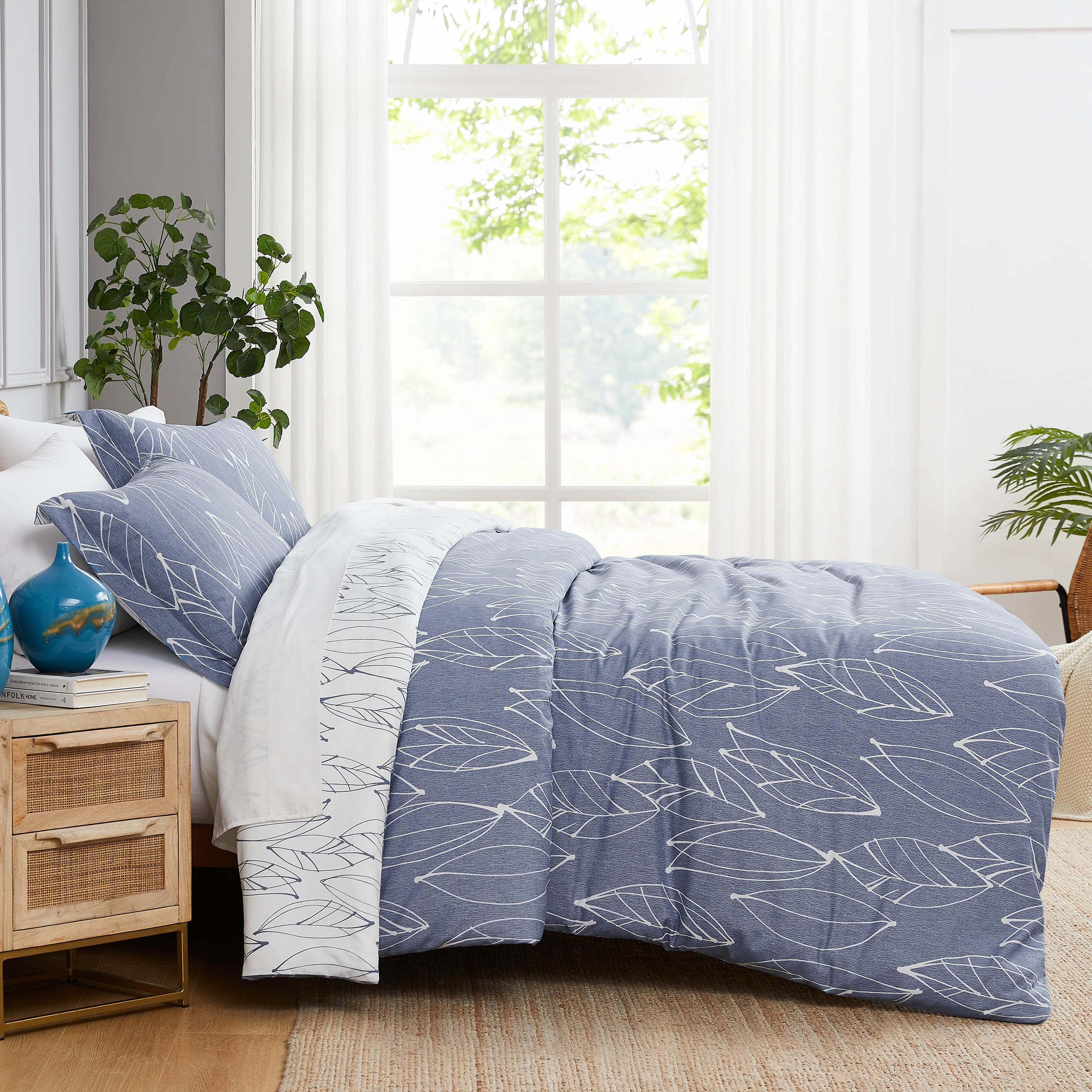 Modern Foliage Reversible Duvet Cover Set