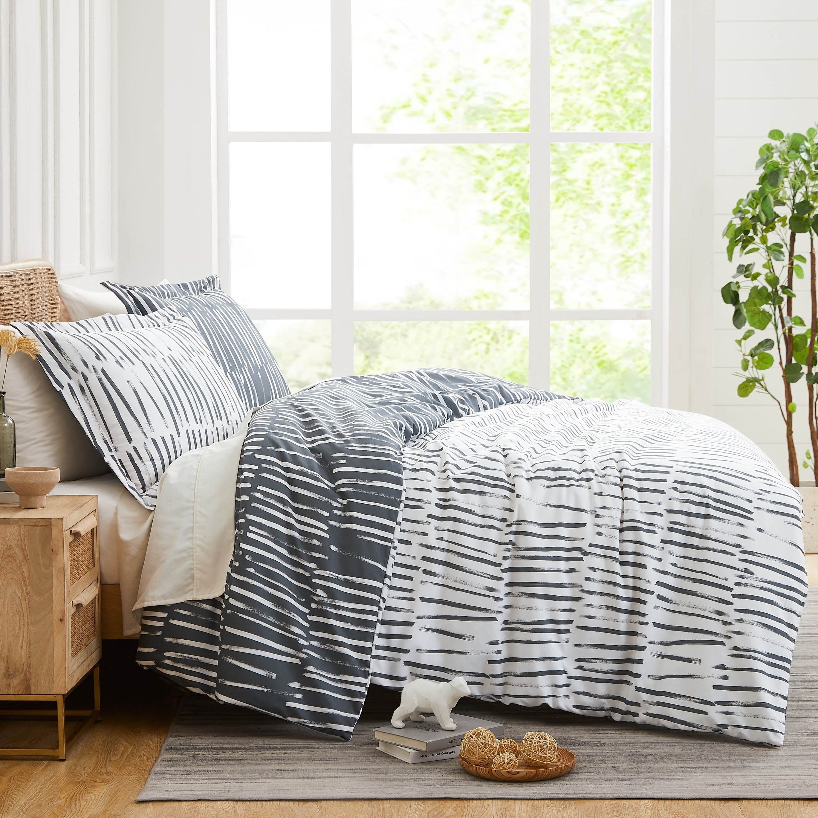 Side View of Spirit Reversible Duvet Cover Set #color_spirit-charcoal