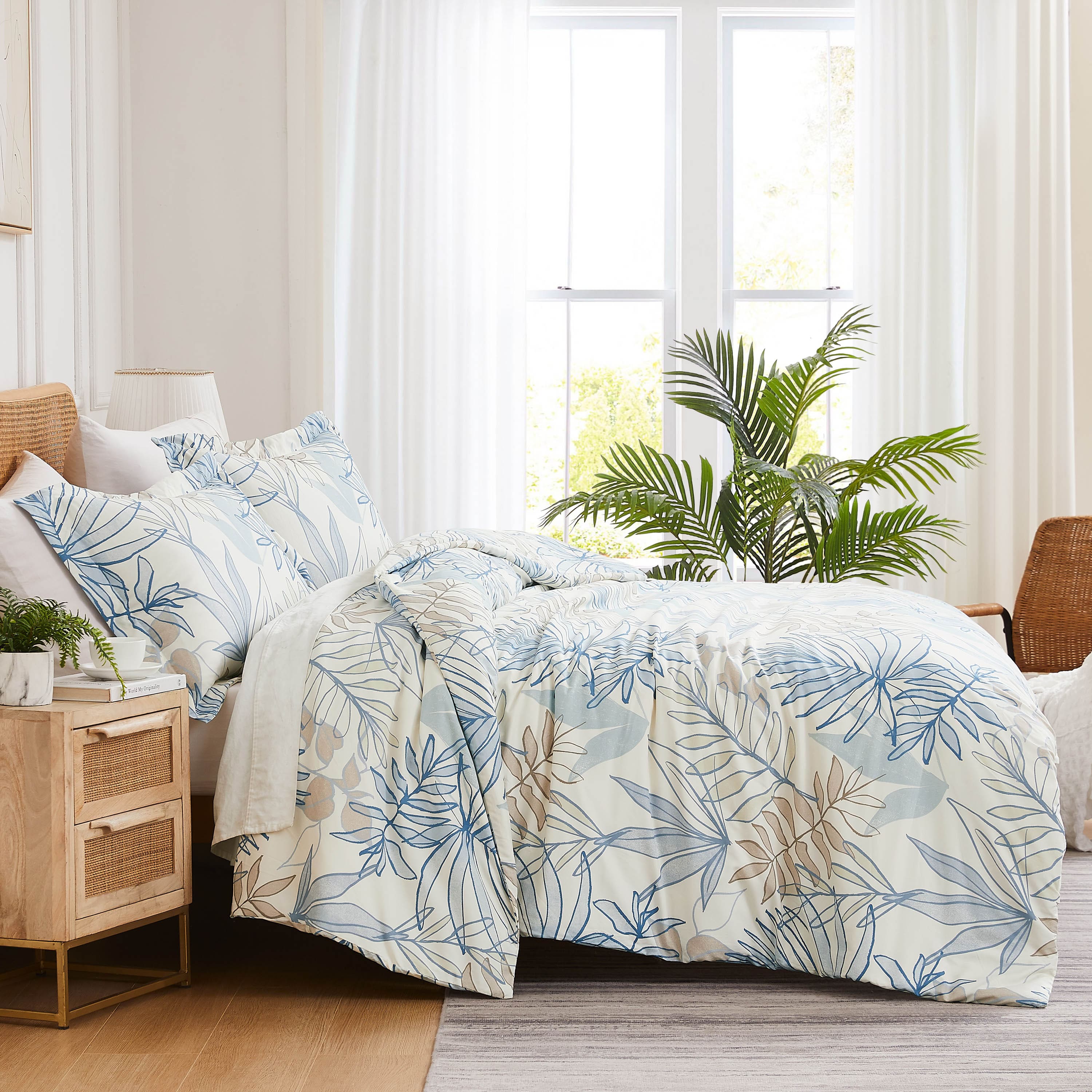 Side View of Tropic Leaf Duvet Cover Set in blue#color_tropic-leaf-blue