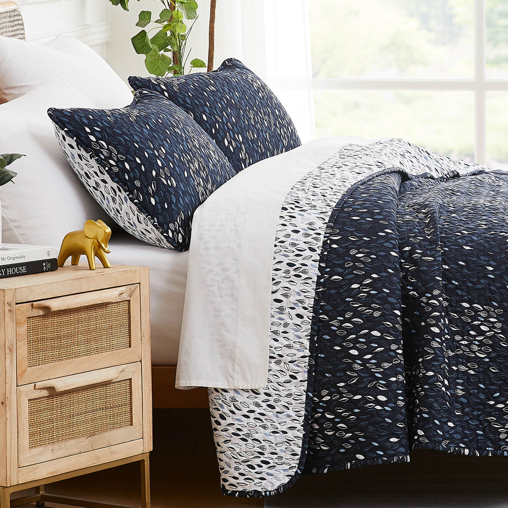 Botanical Leaves Reversible Quilt Set