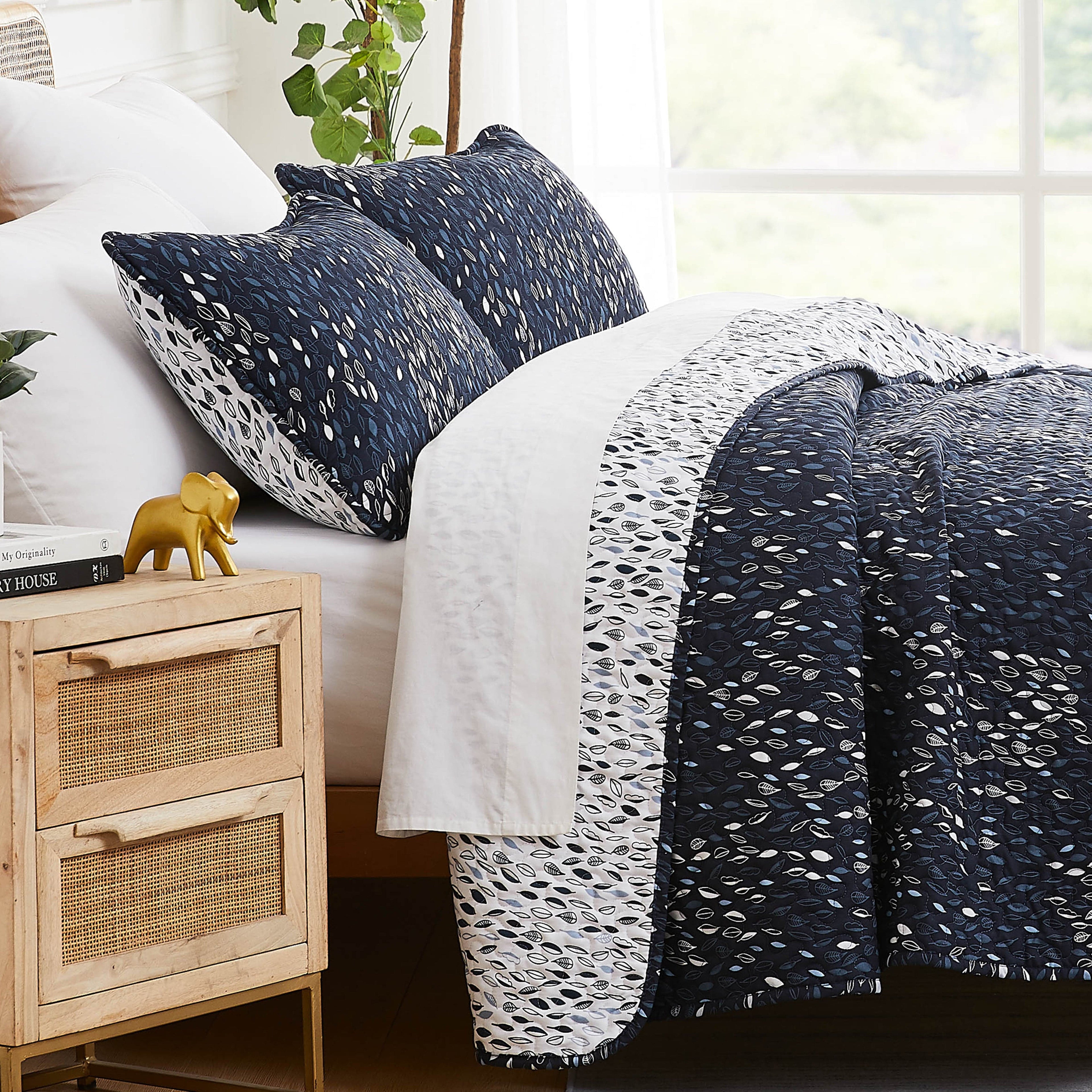 Botanical Leaves Reversible Quilt Set