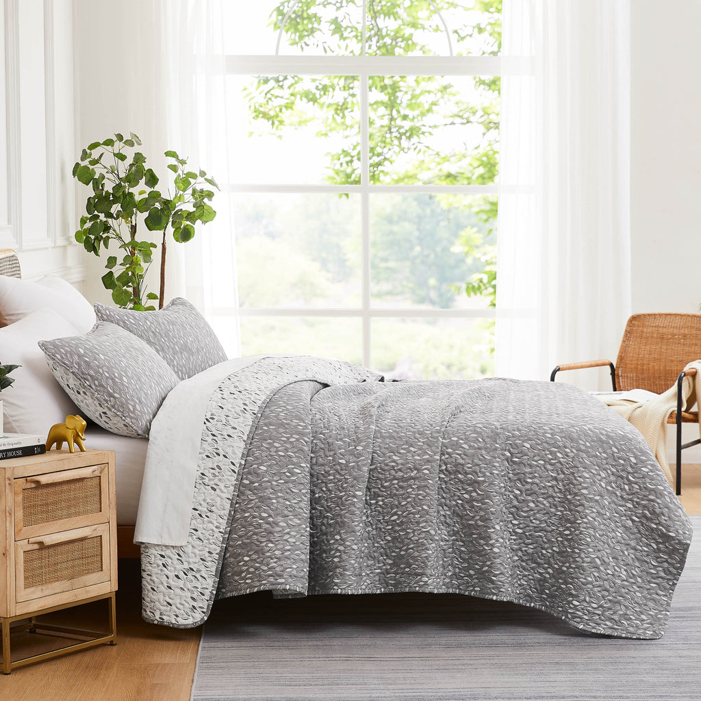 Botanical Leaves Reversible Quilt Set