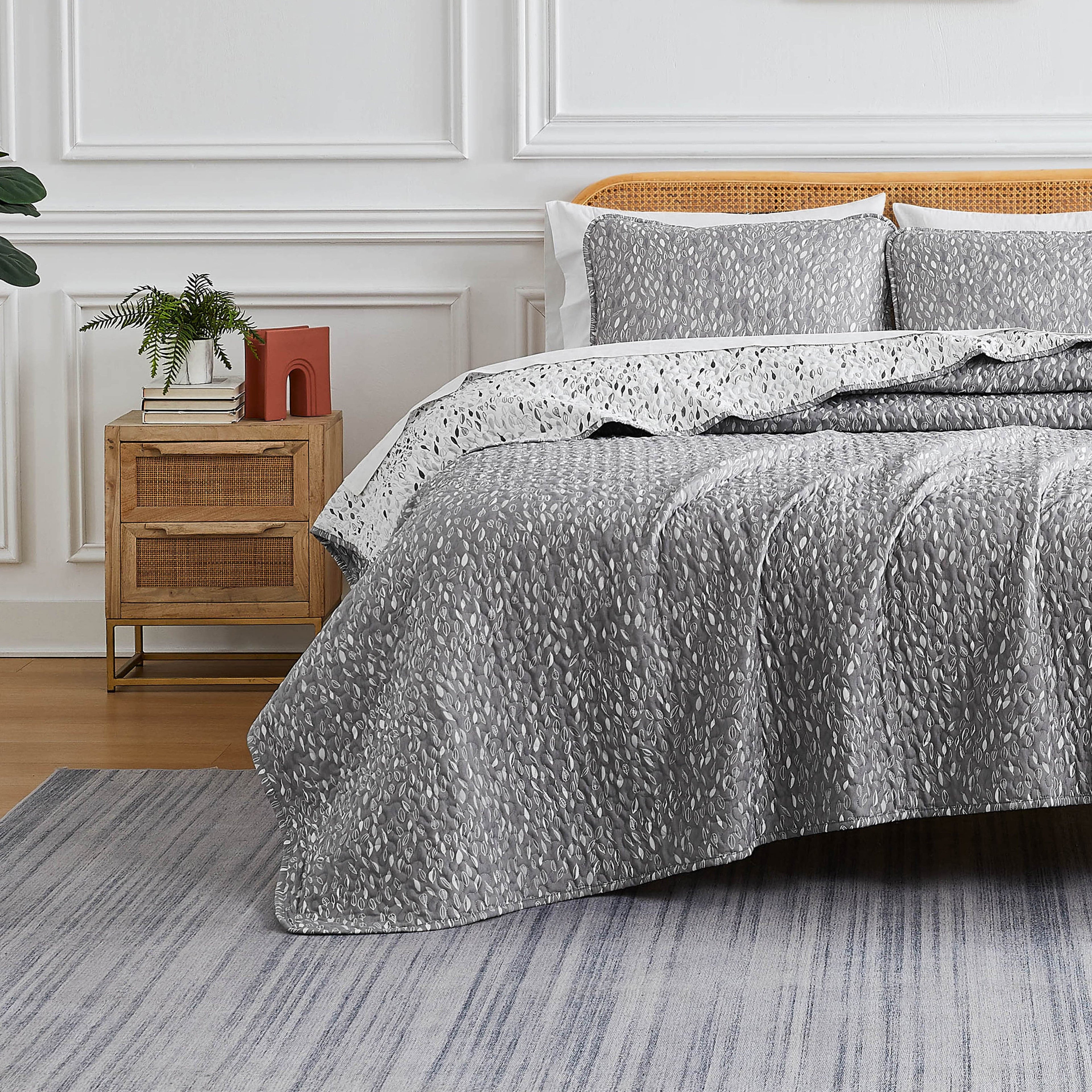 Botanical Leaves Reversible Quilt Set