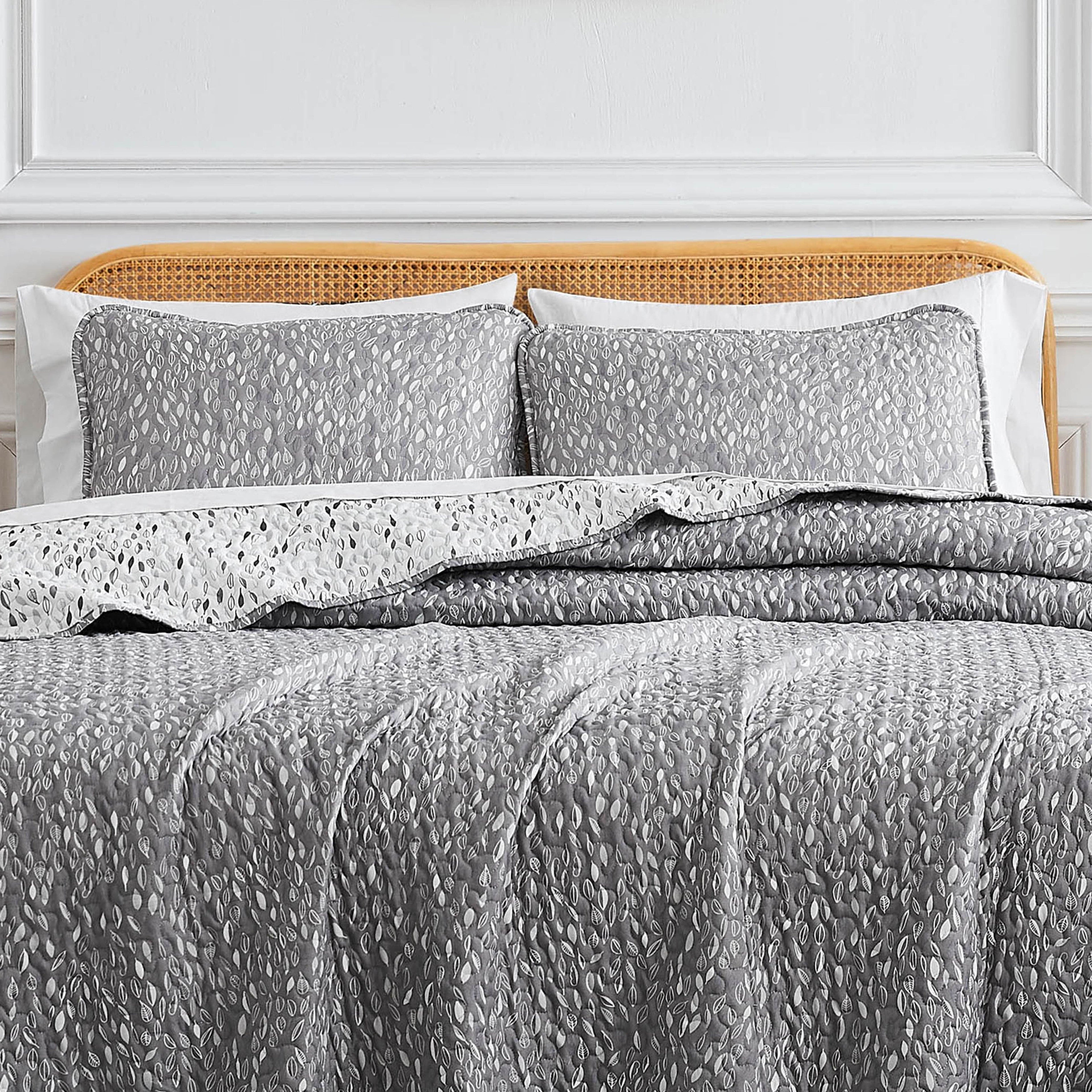 Botanical Leaves Reversible Quilt Set