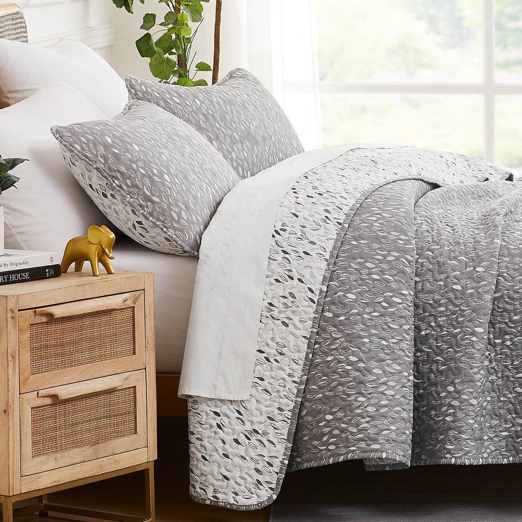 Botanical Leaves Reversible Quilt Set