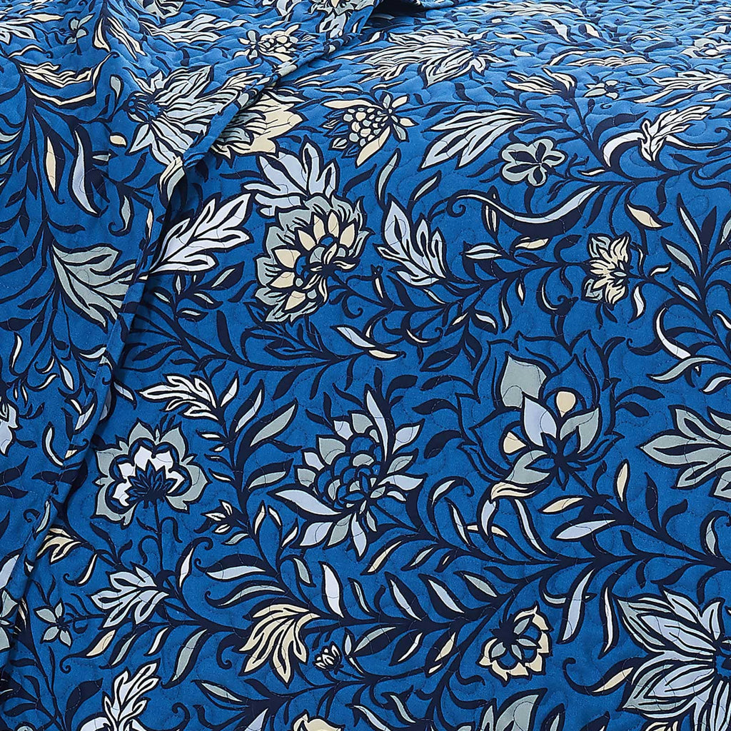 Blooming Blossoms Quilt Set
