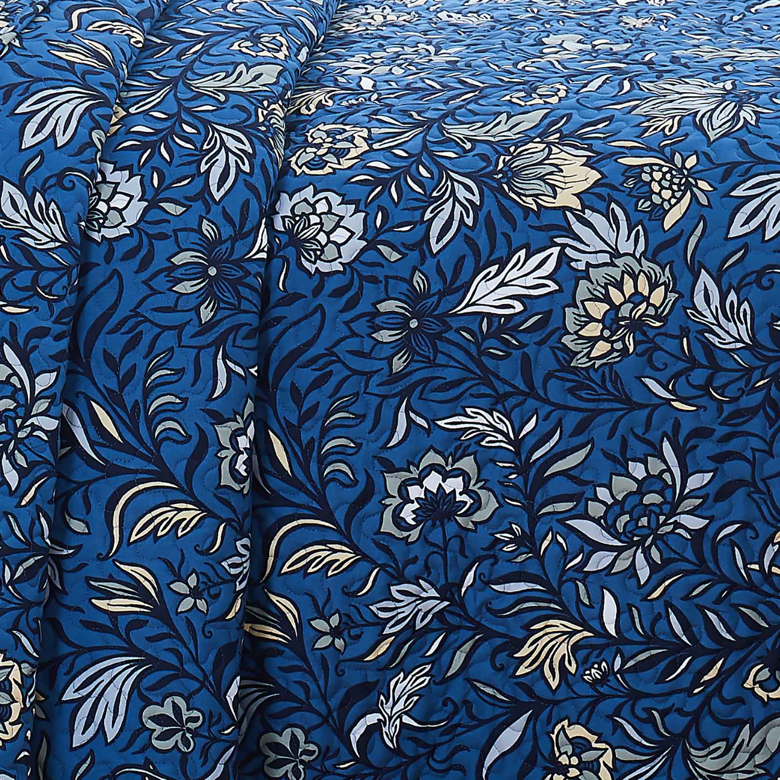 Blooming Blossoms Quilt Set