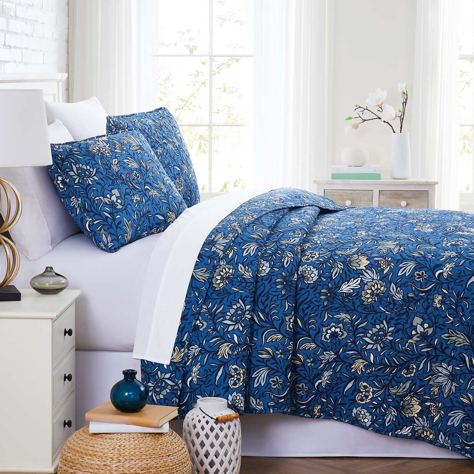 Blooming Blossoms Quilt Set