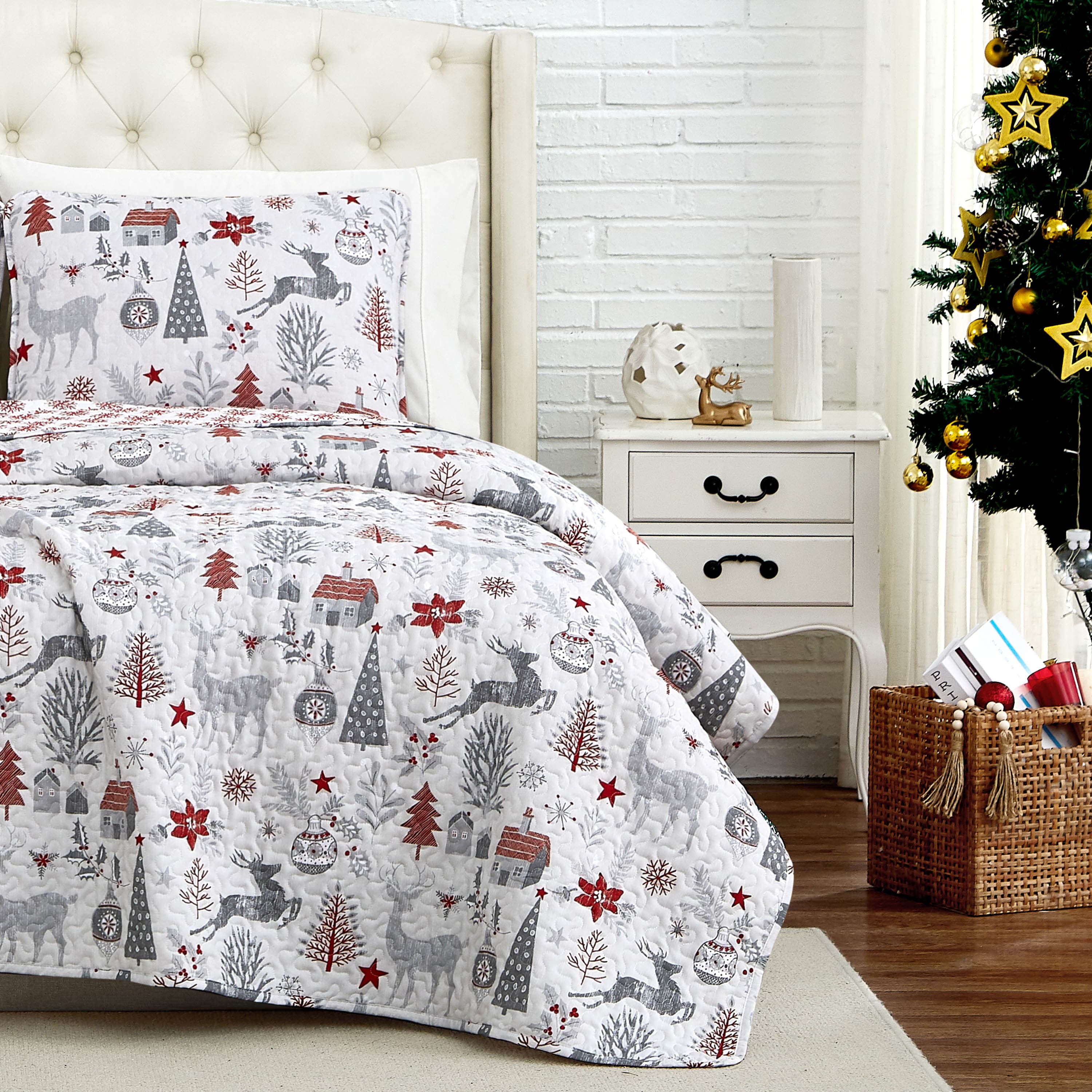 Holly Jolly Lane Oversized Quilt Set