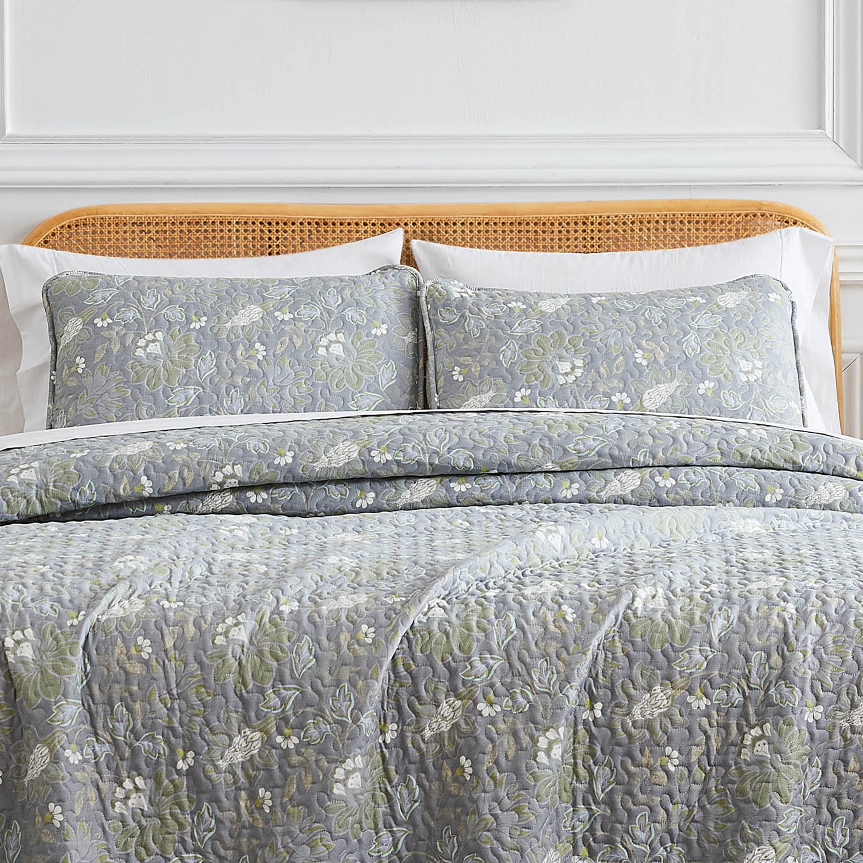 Infinite Blossom Quilt Set