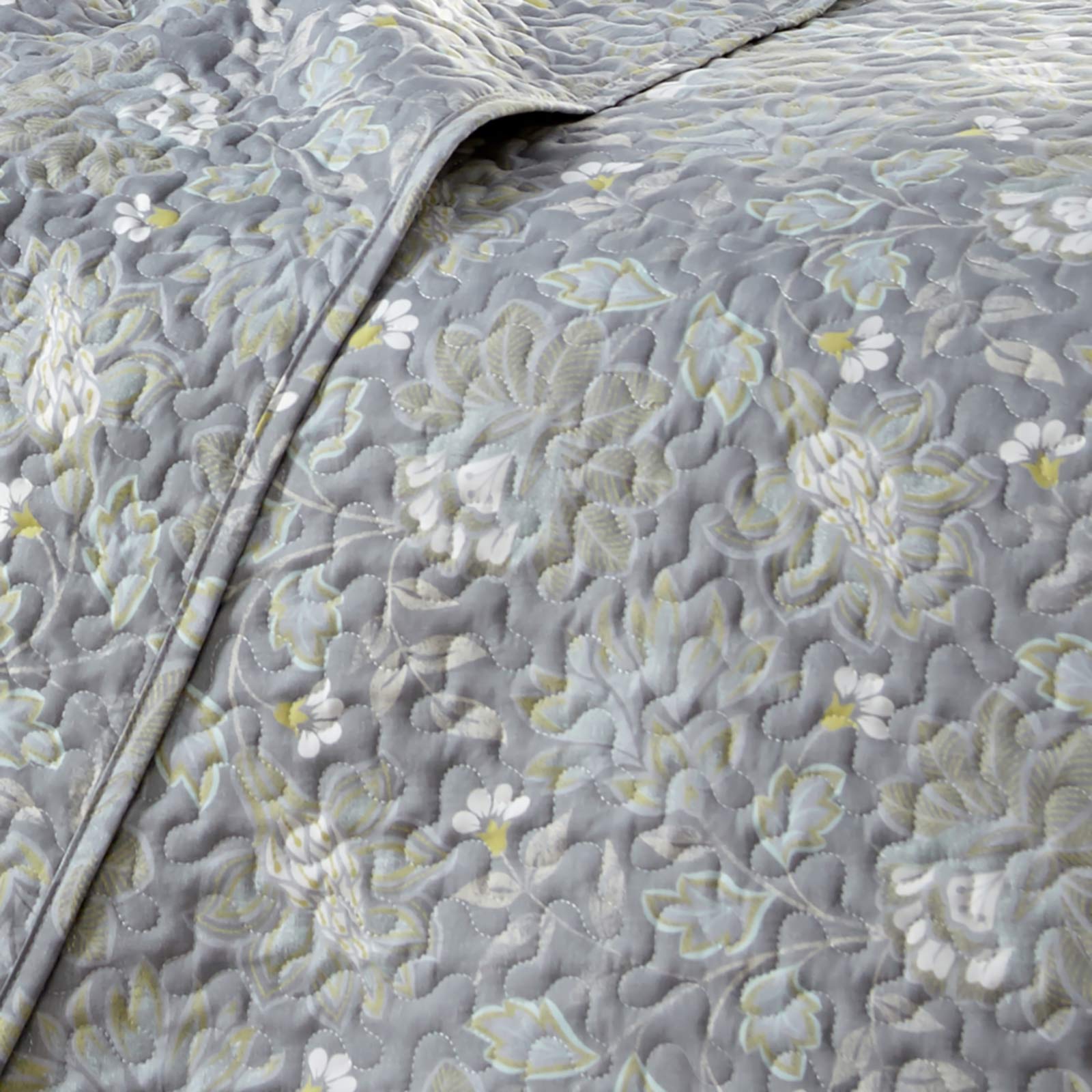 Infinite Blossom Quilt Set