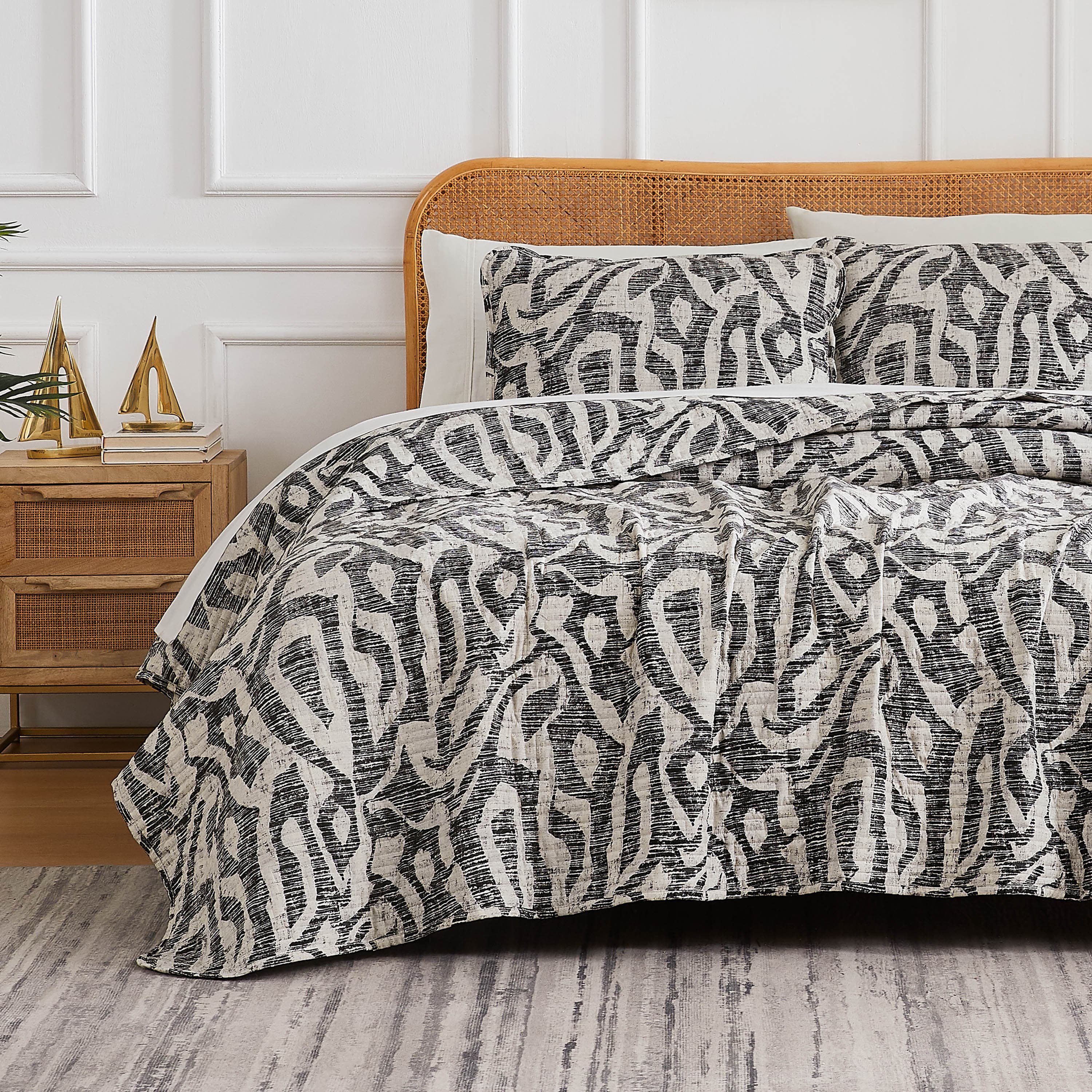 Khari Oversized Quilt Set