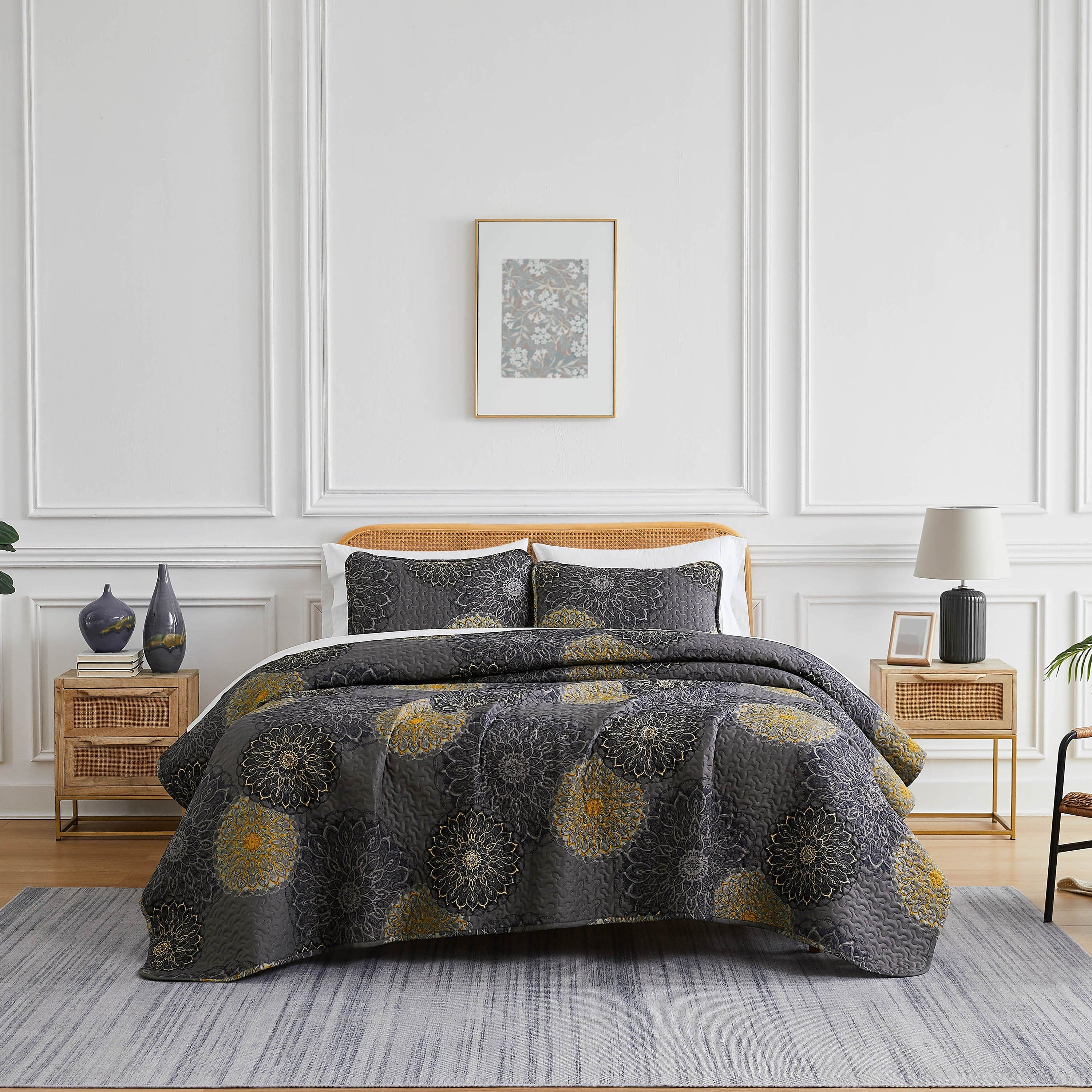 Front View of Midnight Floral Quilt Set in Black#color_midnight-floral-black