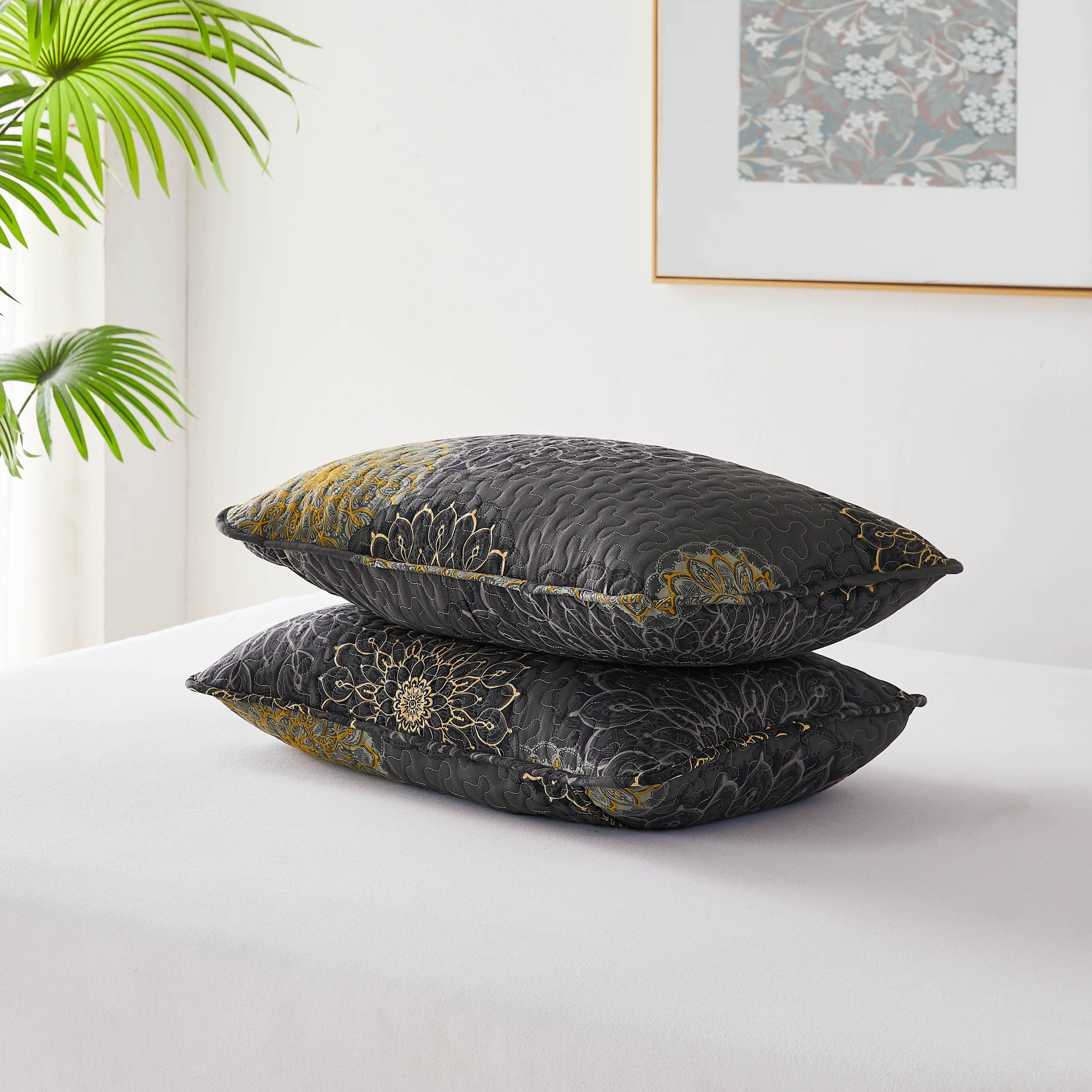 Midnight Floral Quilt Set