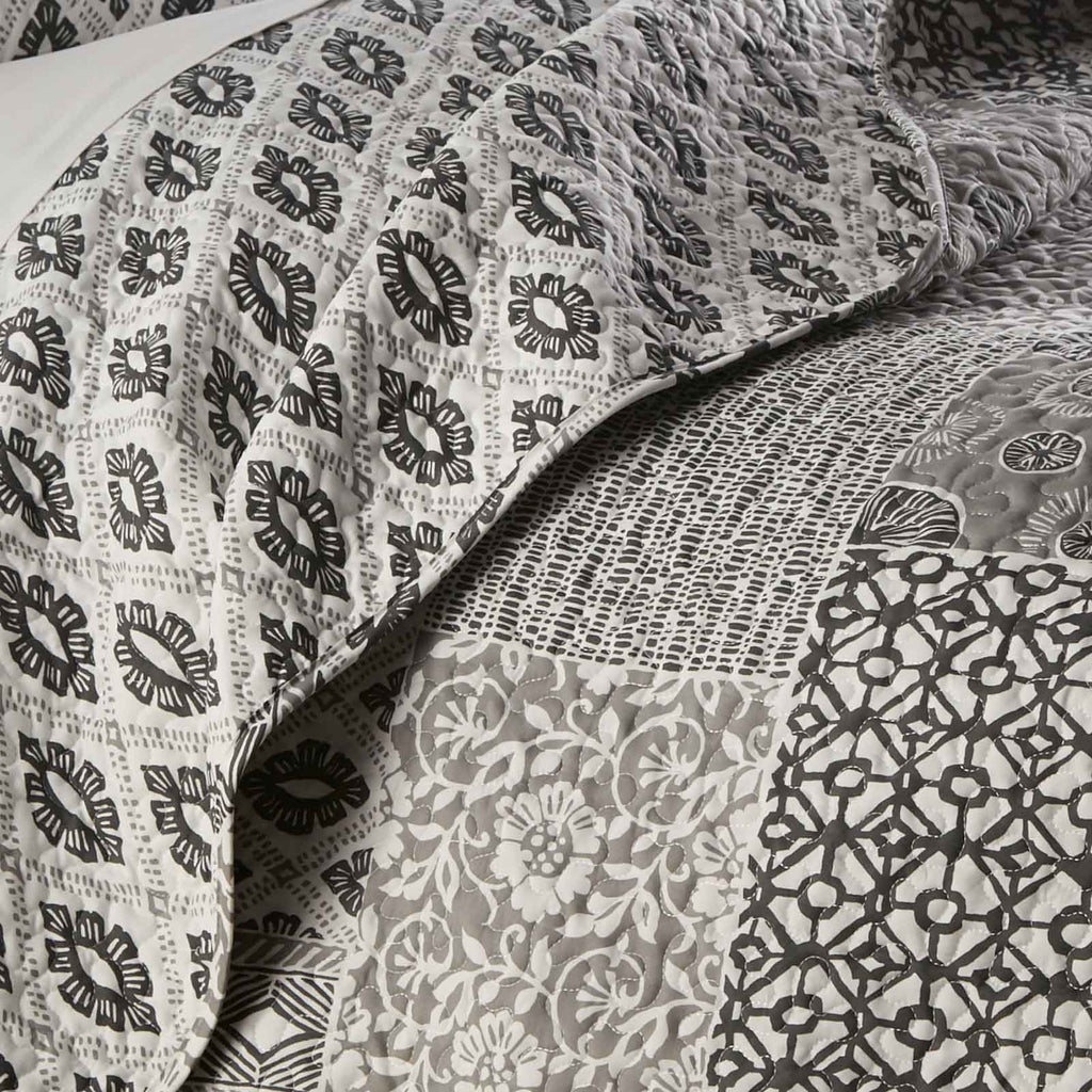 Global Patchwork Quilt Set