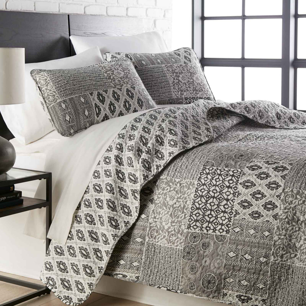 Global Patchwork Quilt Set