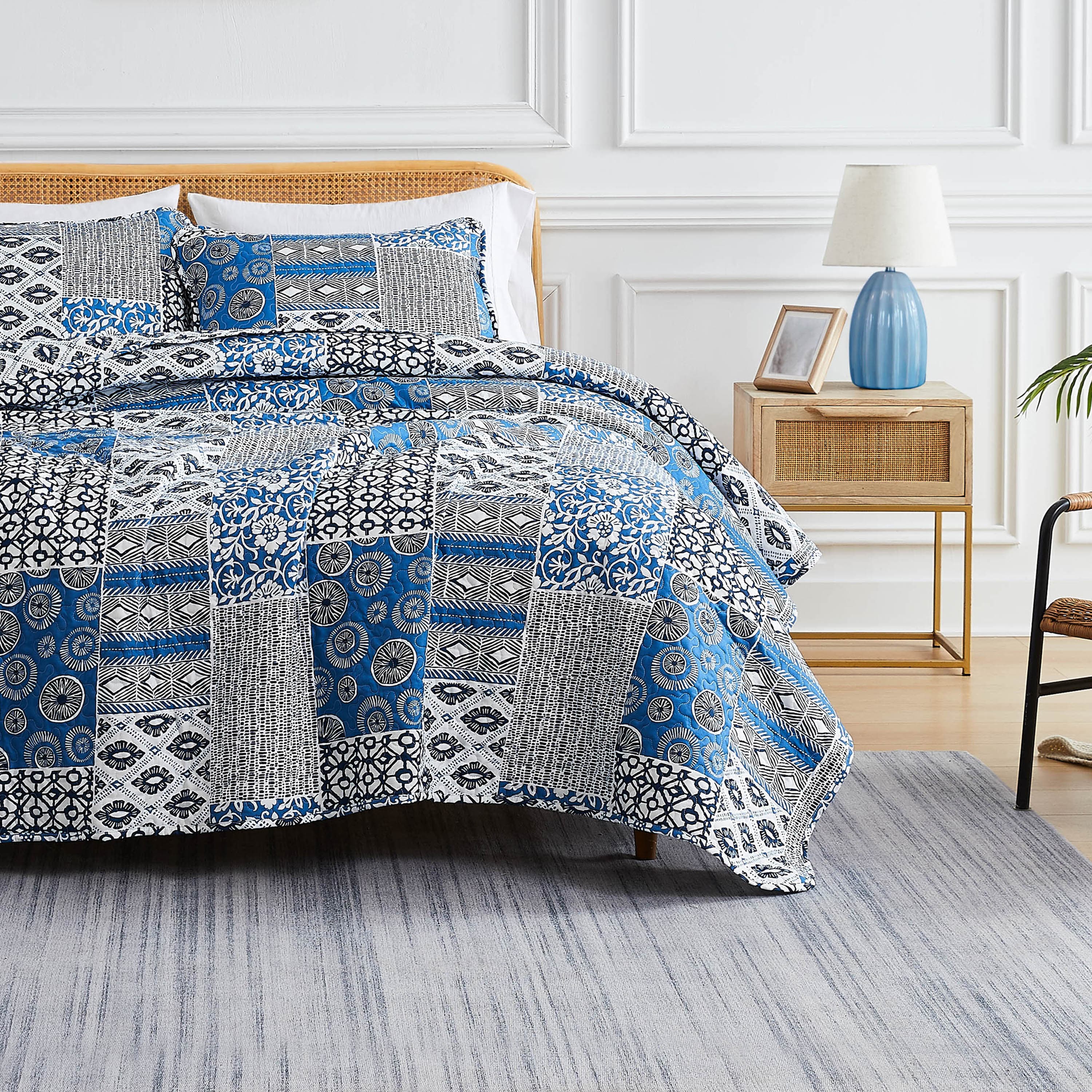Global Patchwork Quilt Set