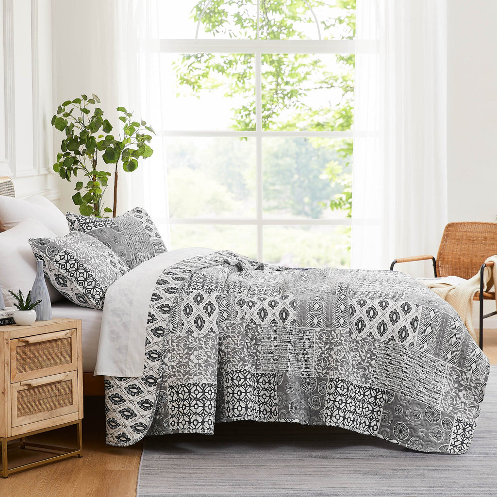 Global Patchwork Quilt Set