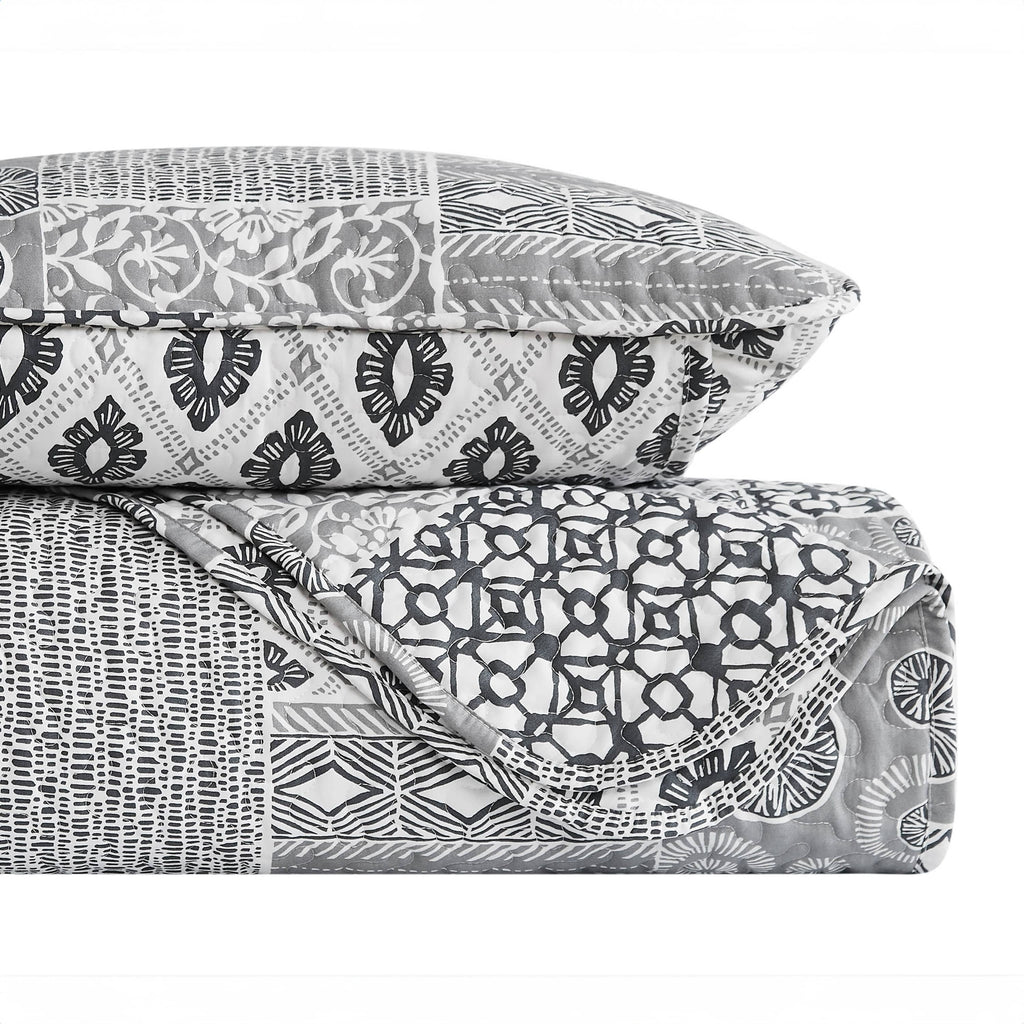 Global Patchwork Quilt Set