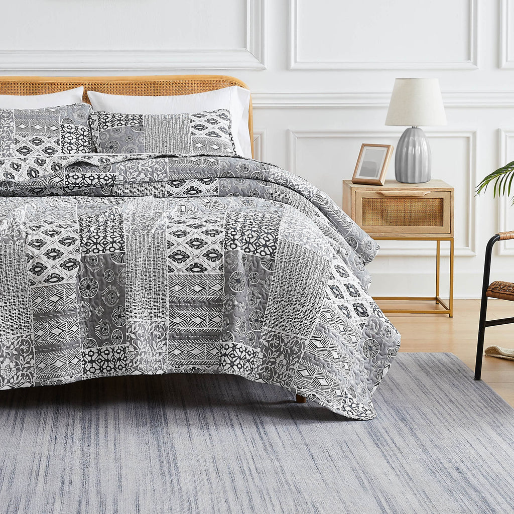Global Patchwork Quilt Set