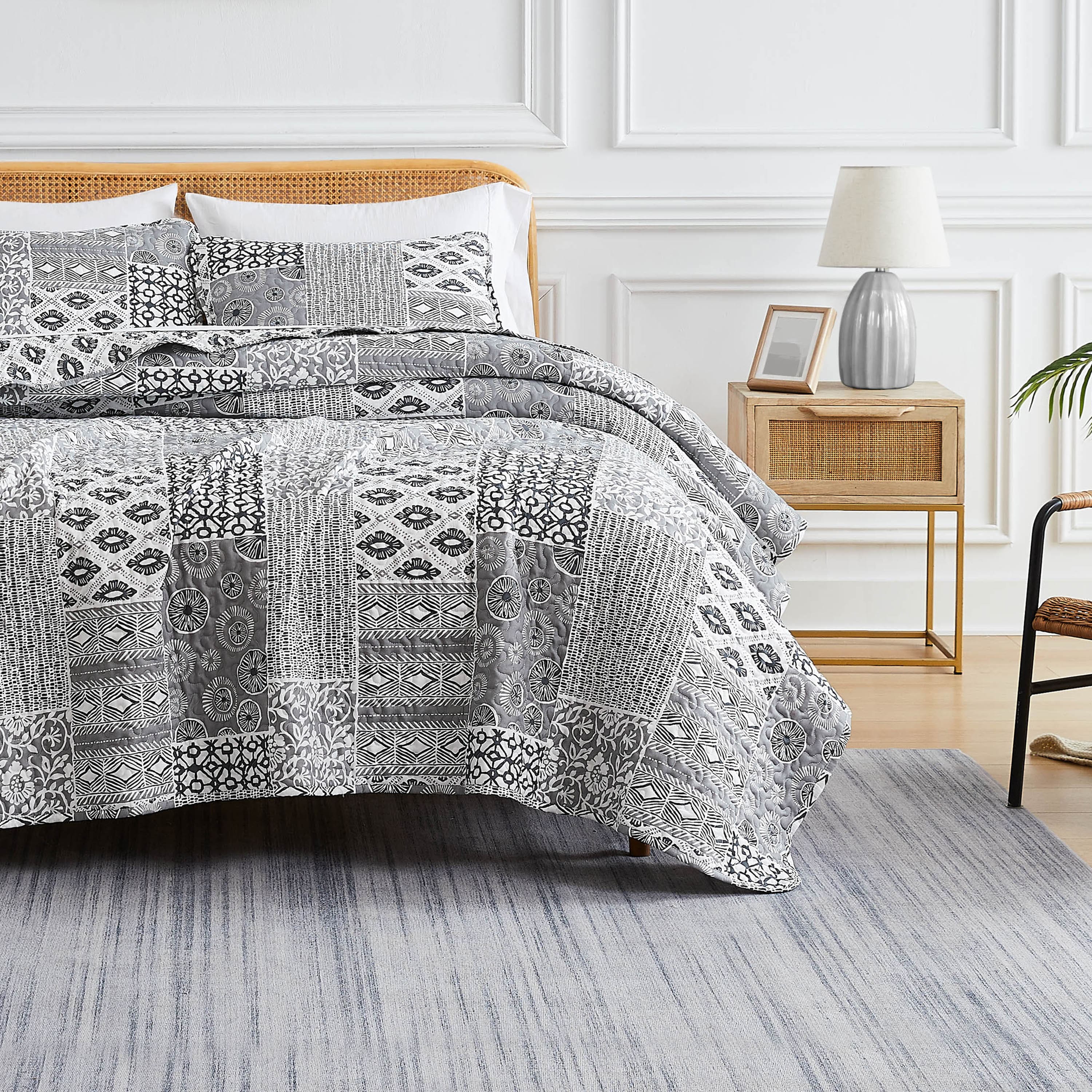 Global Patchwork Quilt Set