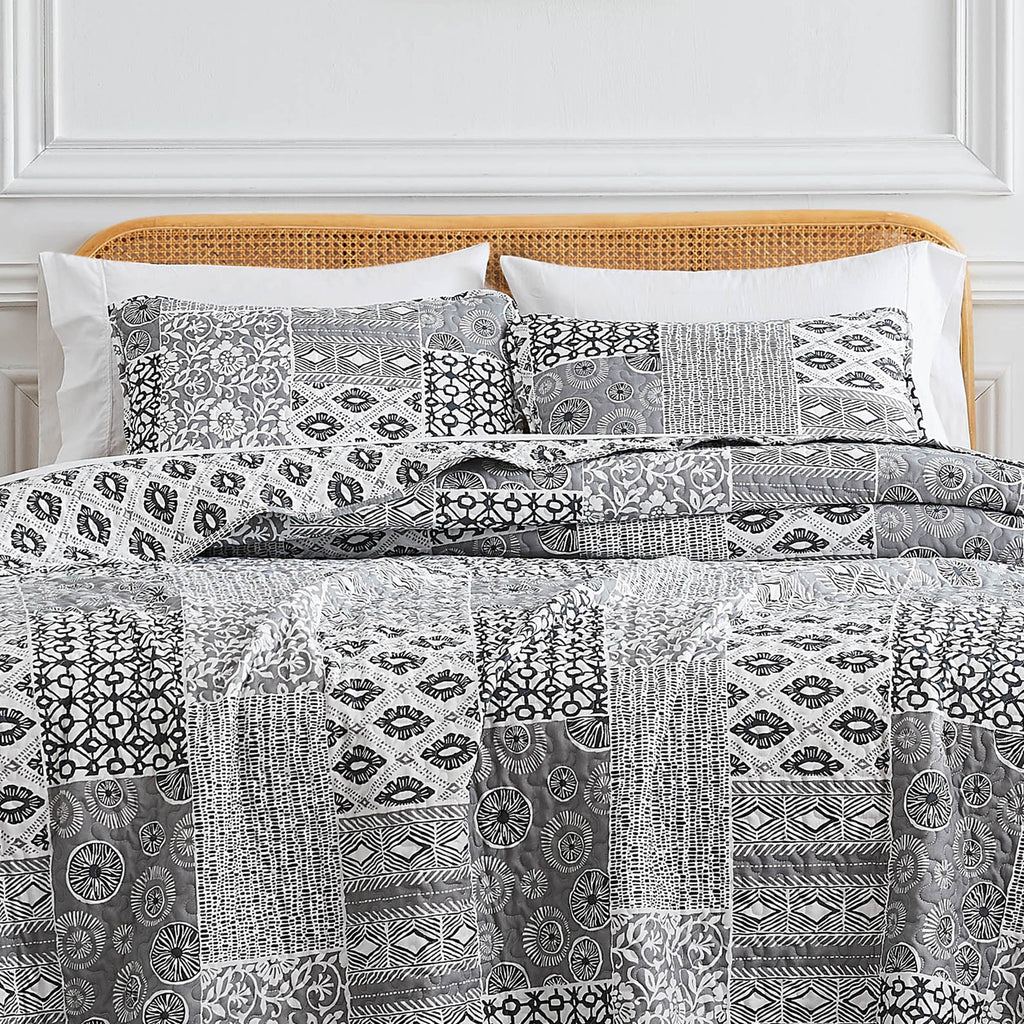 Global Patchwork Quilt Set