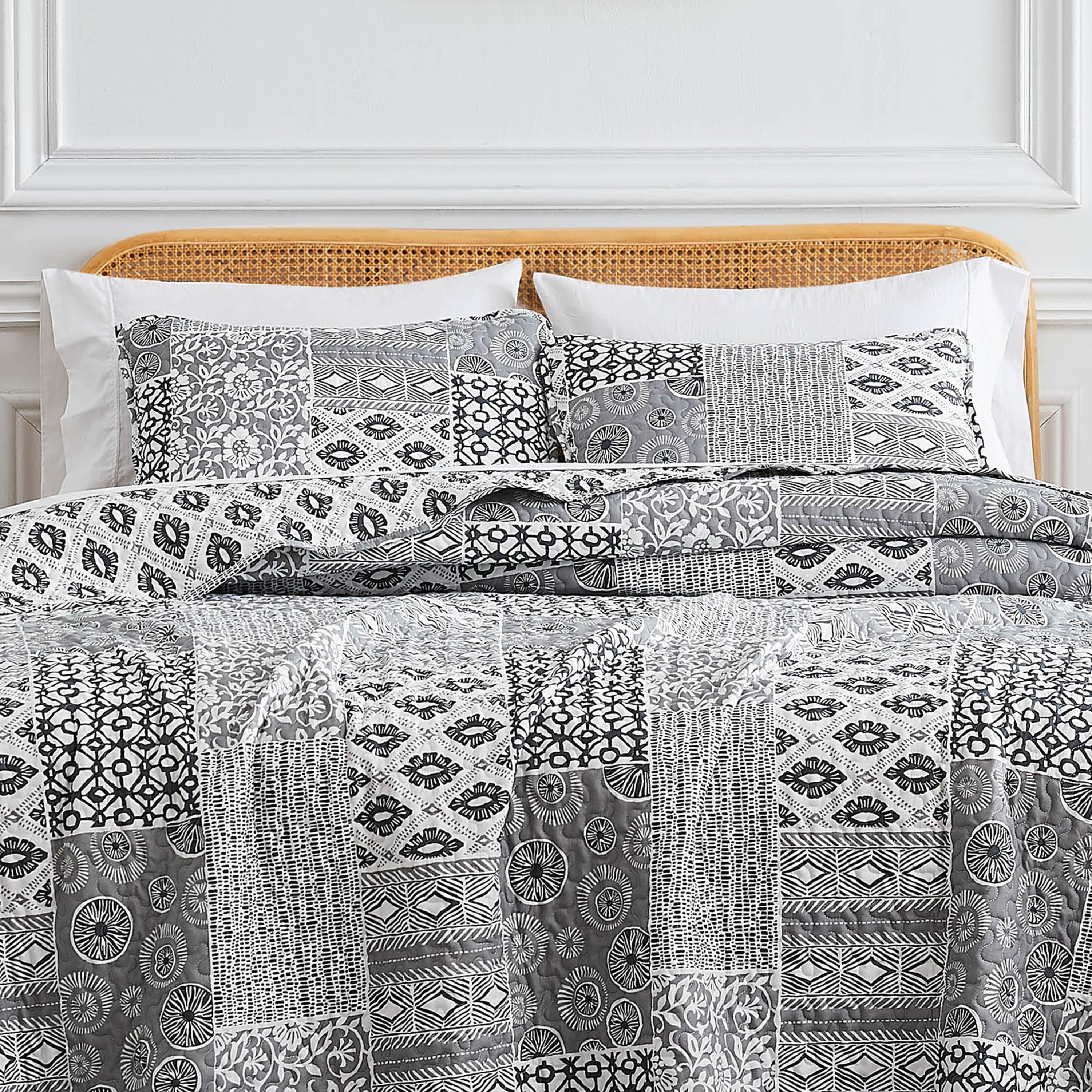 Global Patchwork Quilt Set