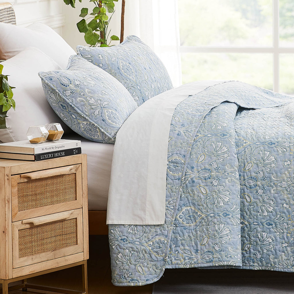 Paisley Grace Quilt Set