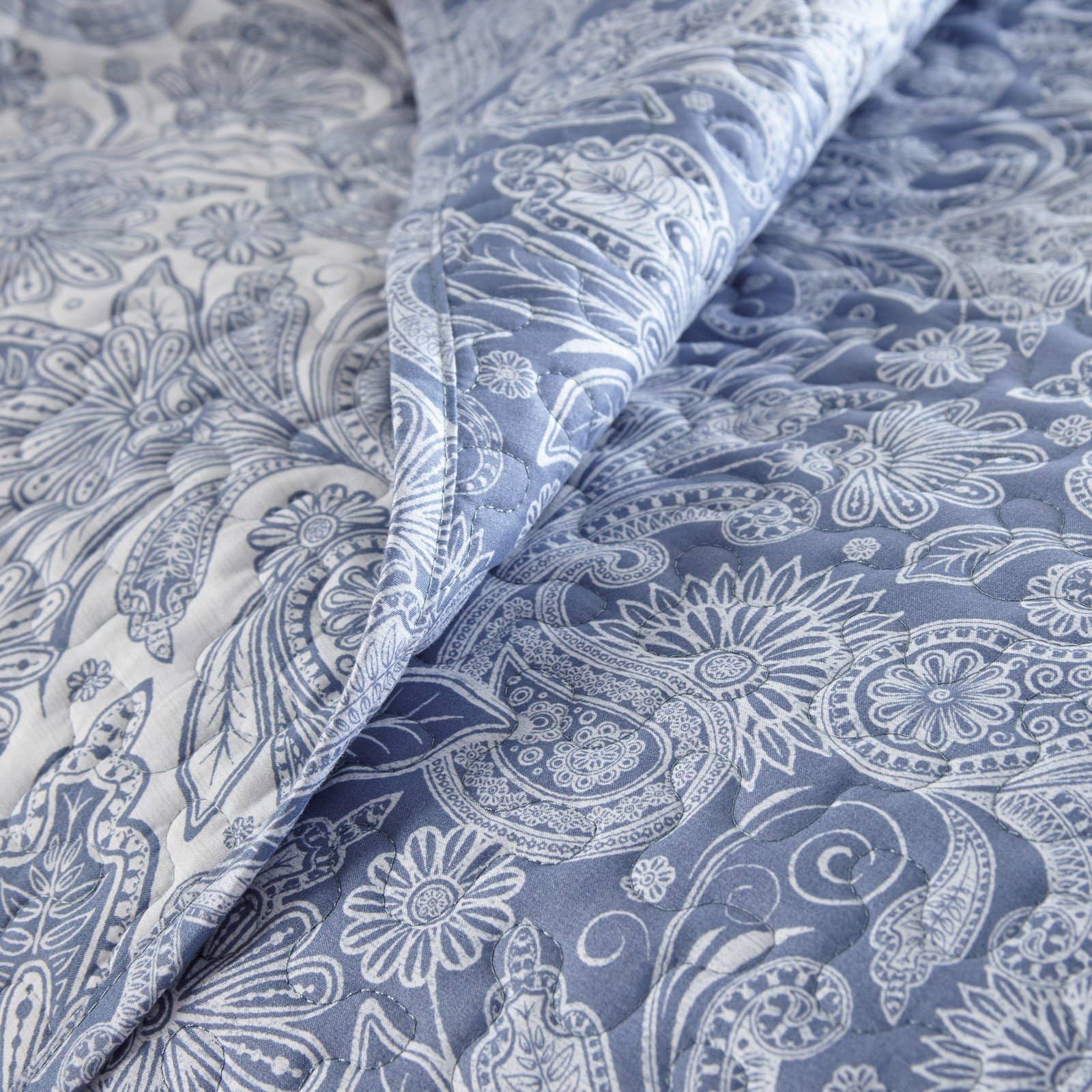 Perfect Paisley Reversible Quilt Set