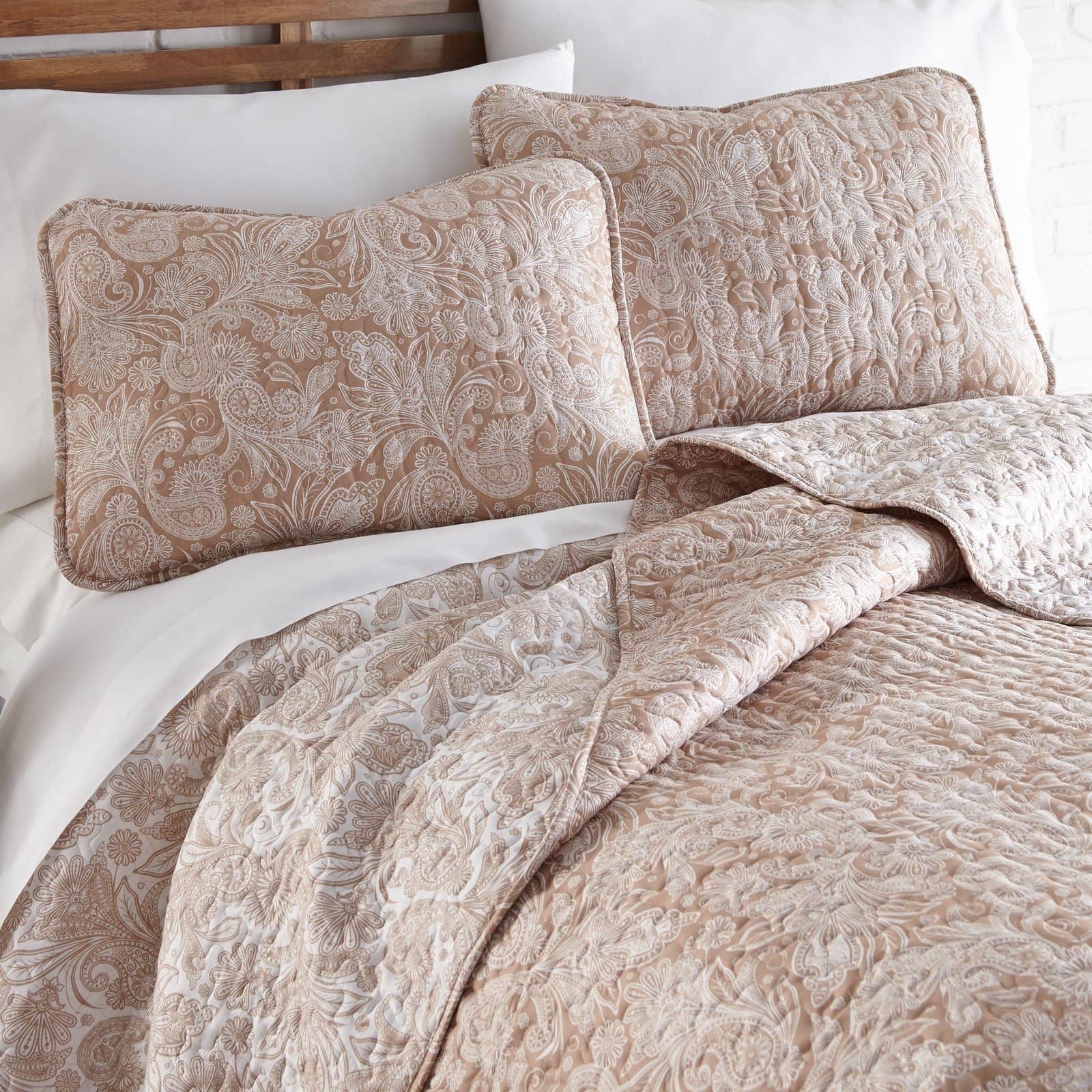 Perfect Paisley Reversible Quilt Set
