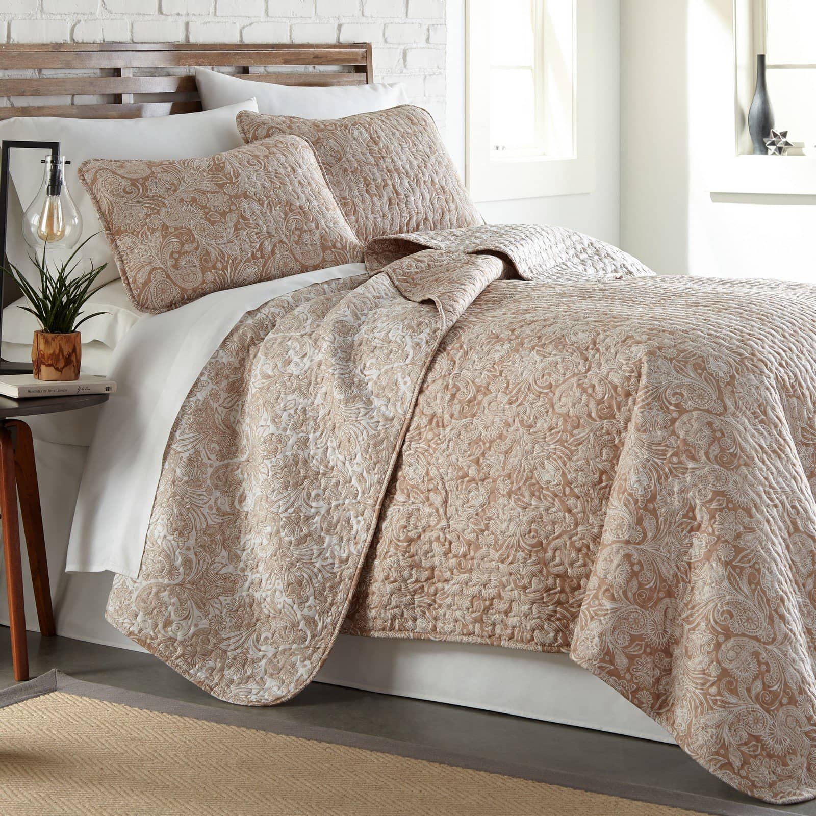 Perfect Paisley Reversible Quilt Set