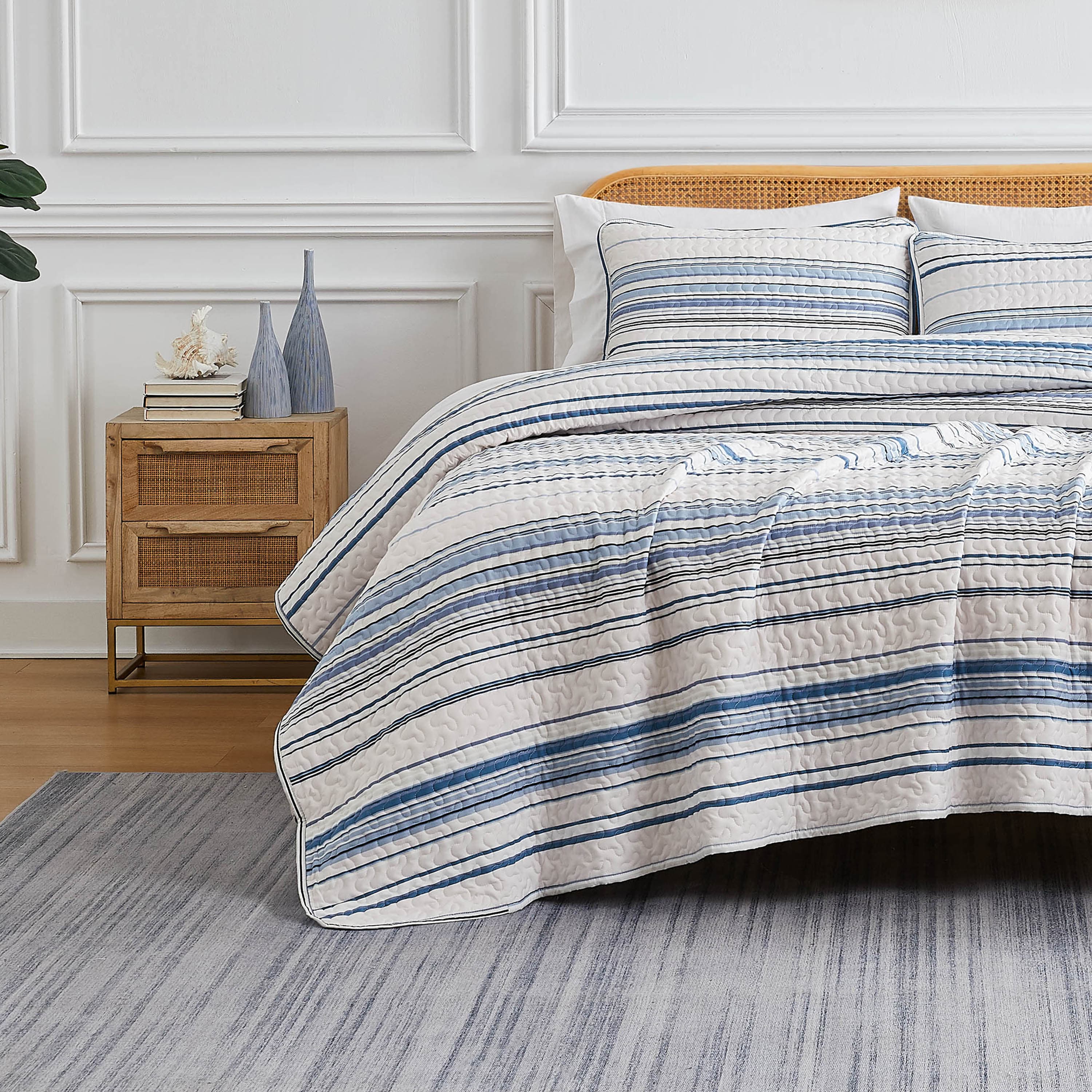 Coastal Stripes Quilt Set