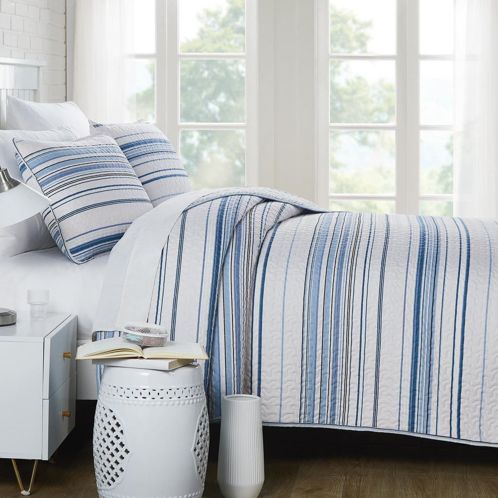 Coastal Stripes Quilt Set