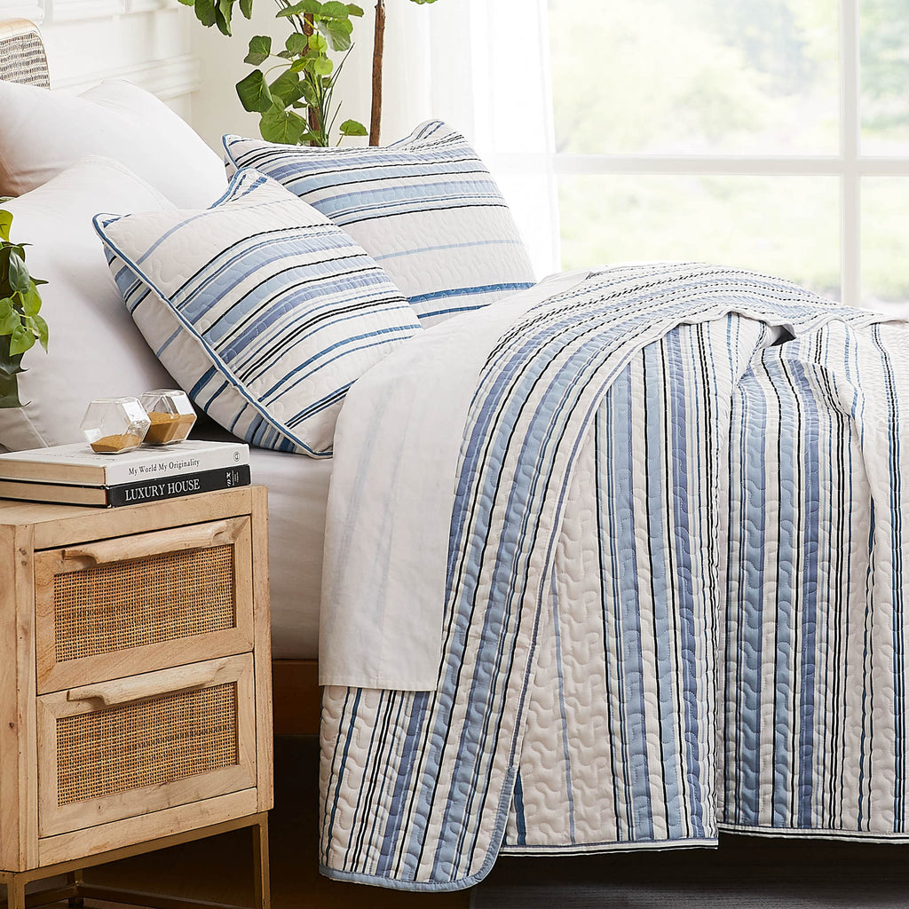 Coastal Stripes Quilt Set
