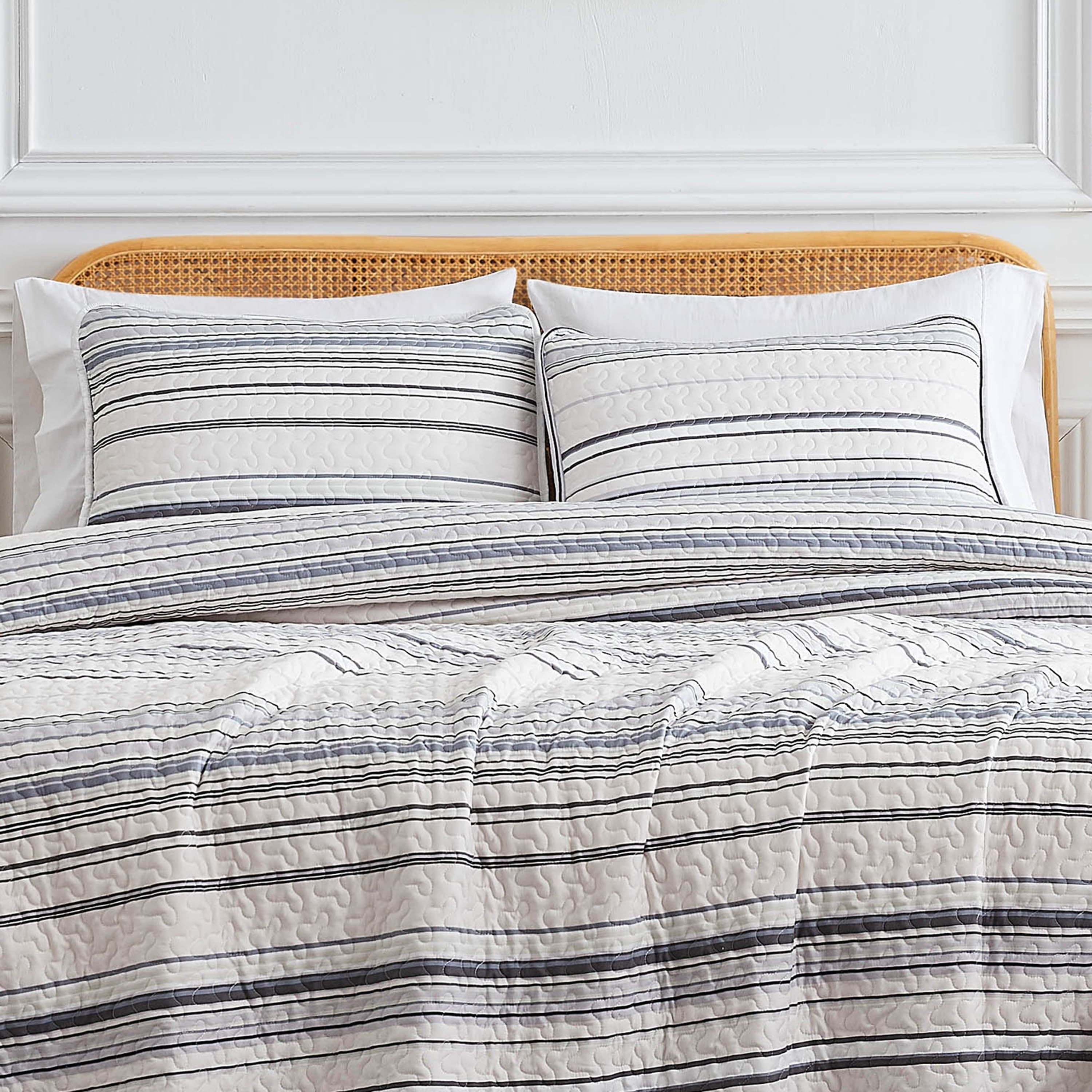 Coastal Stripes Quilt Set
