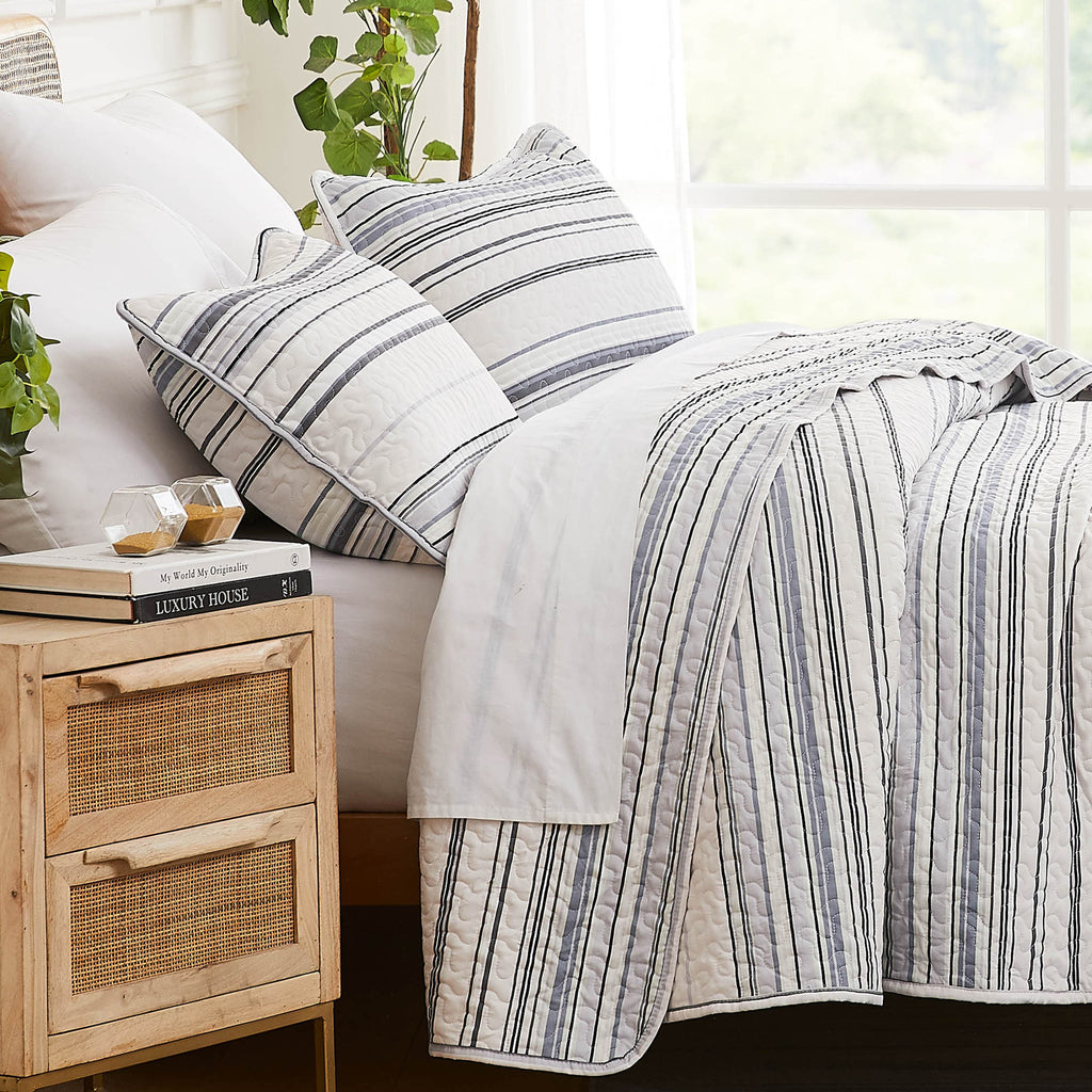 Coastal Stripes Quilt Set