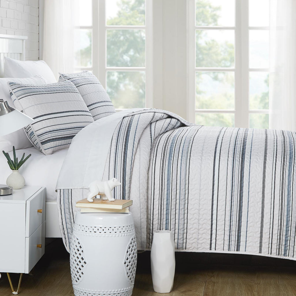 Coastal Stripes Quilt Set