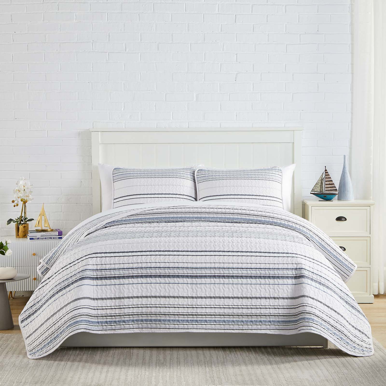 Coastal Stripes Quilt Set