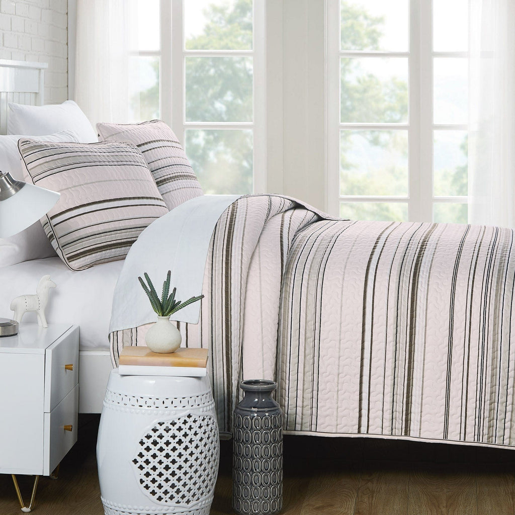 Coastal Stripes Quilt Set
