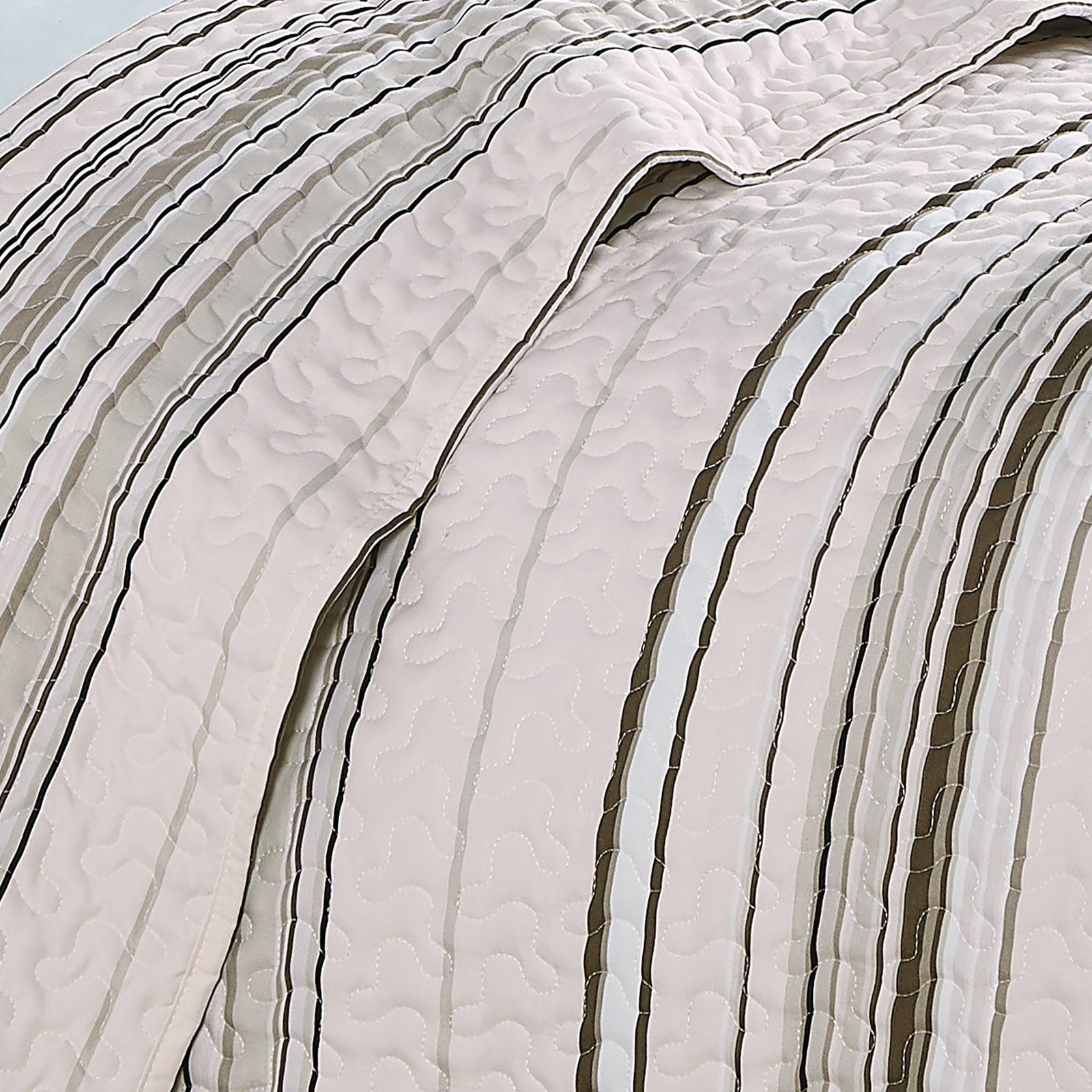 Coastal Stripes Quilt Set