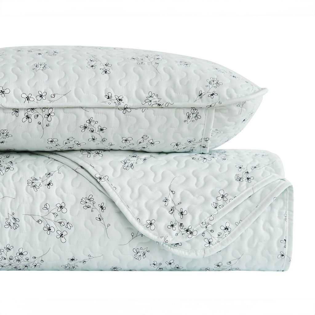 Sweet Florals Quilt Set