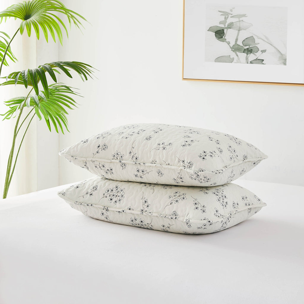 Sweet Florals Quilt Set