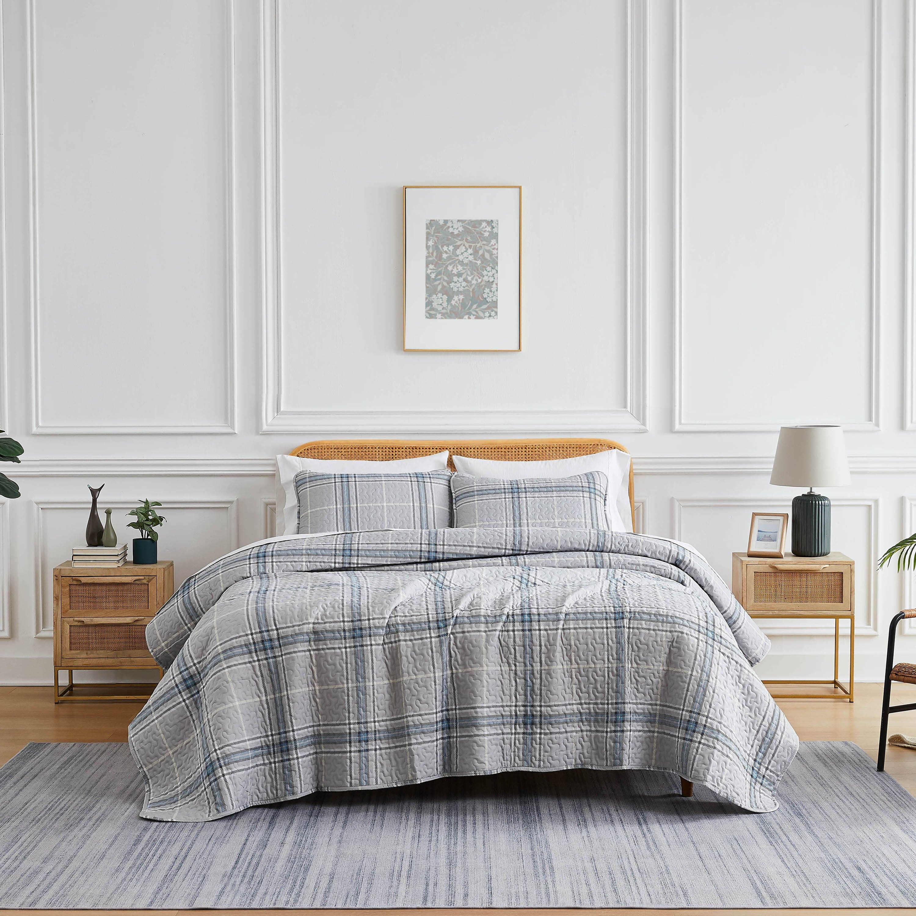 Front View of Vilano Plaid Quilt Set in grey#color_plaid-grey