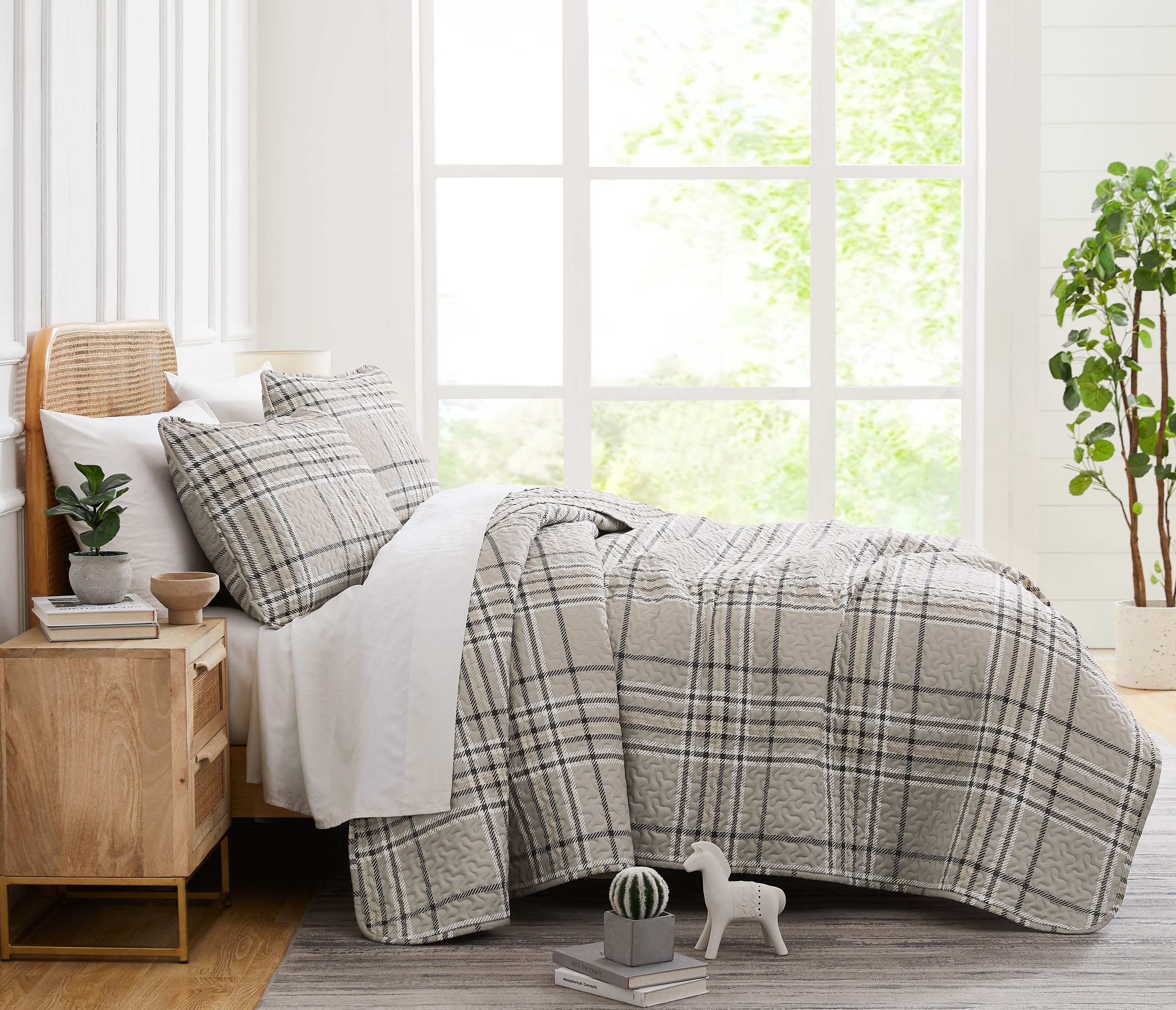 Vilano Plaid Quilt Set
