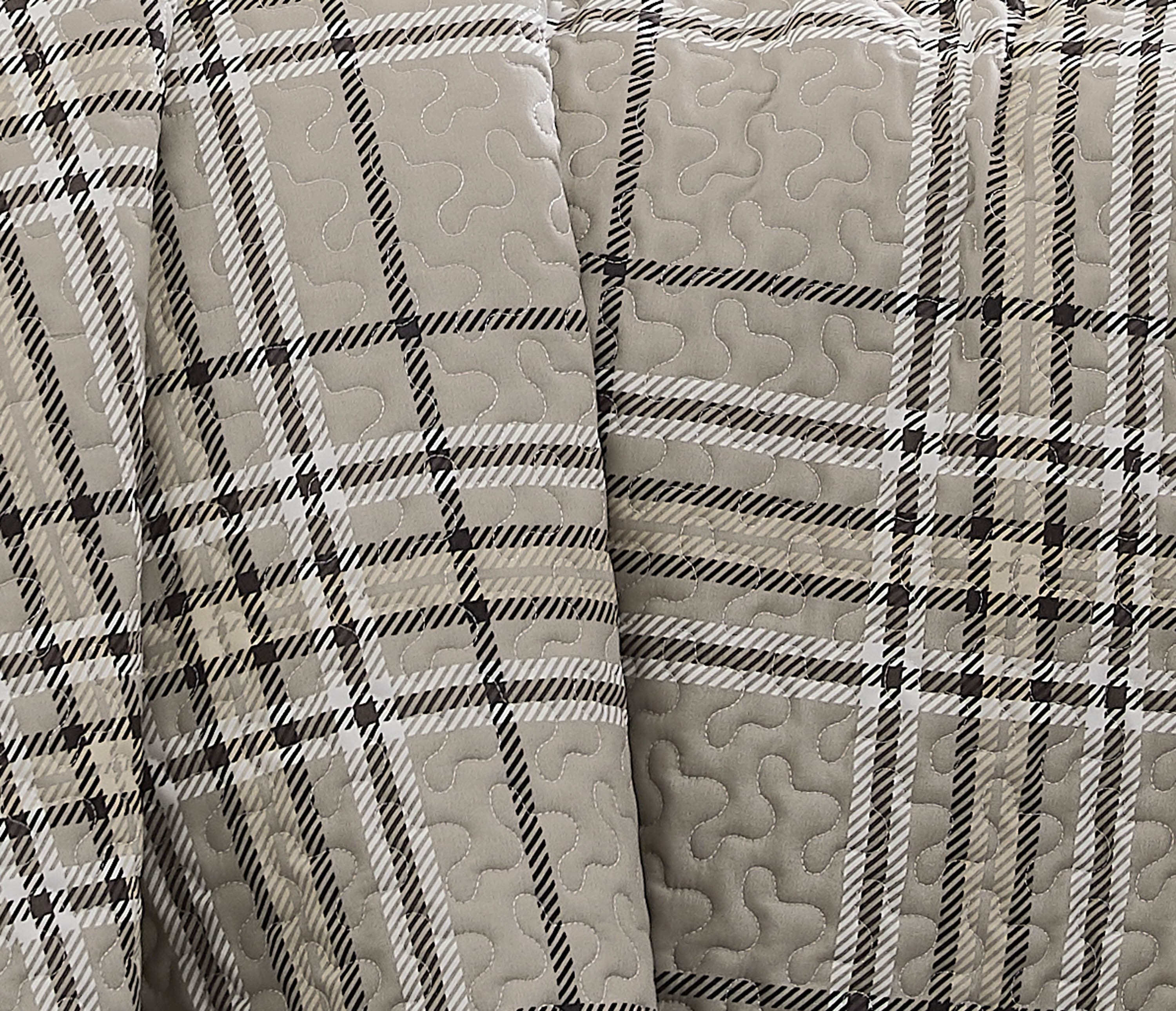 Vilano Plaid Quilt Set