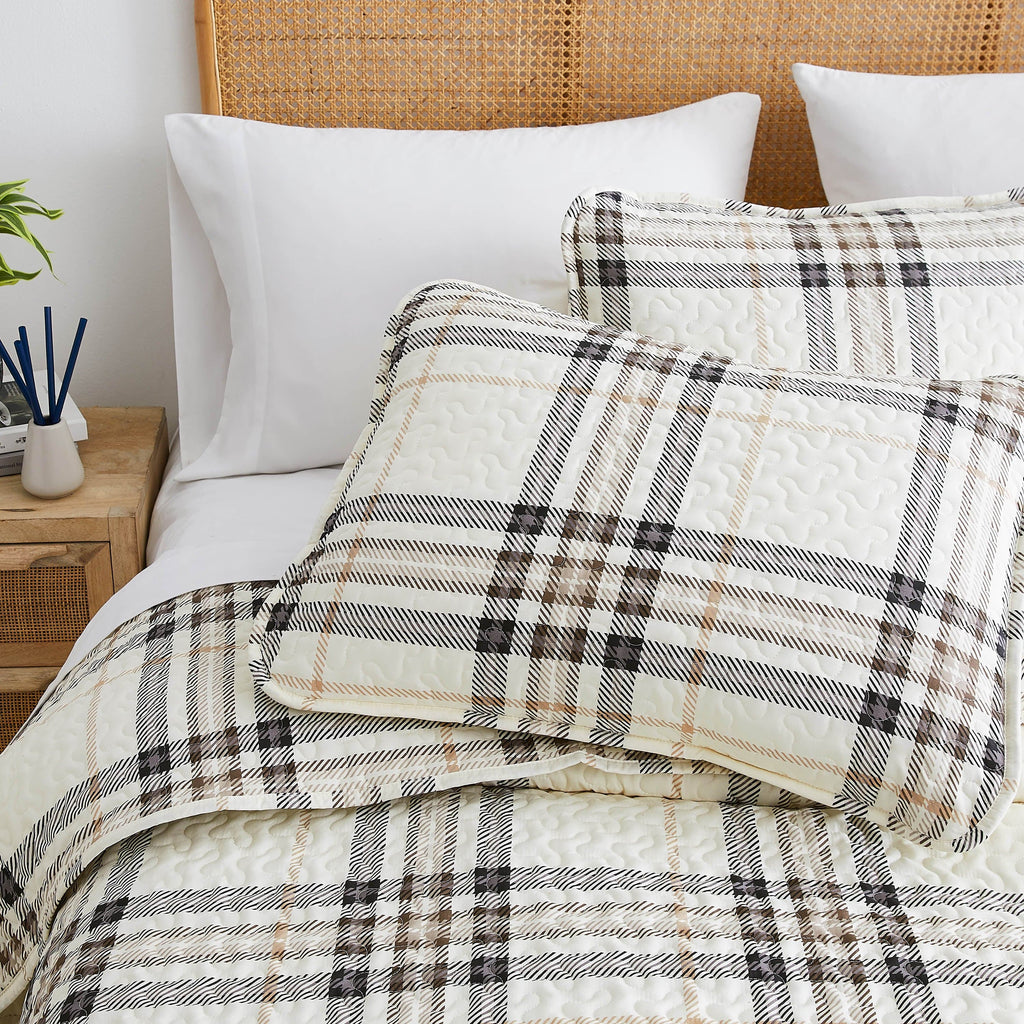 Vilano Plaid Quilt Set
