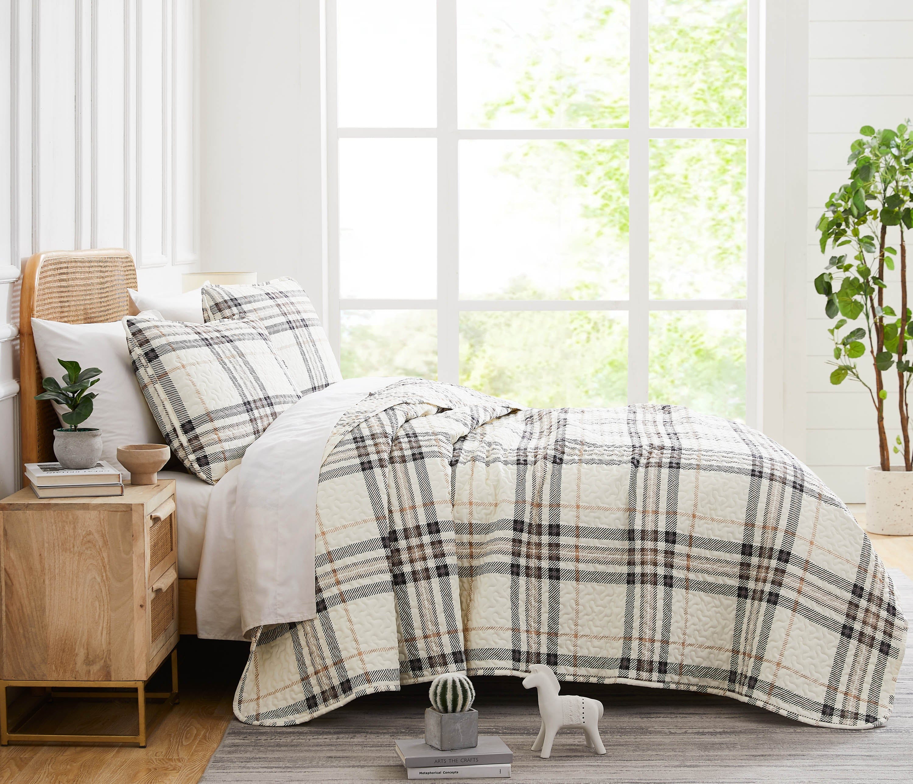Vilano Plaid Quilt Set