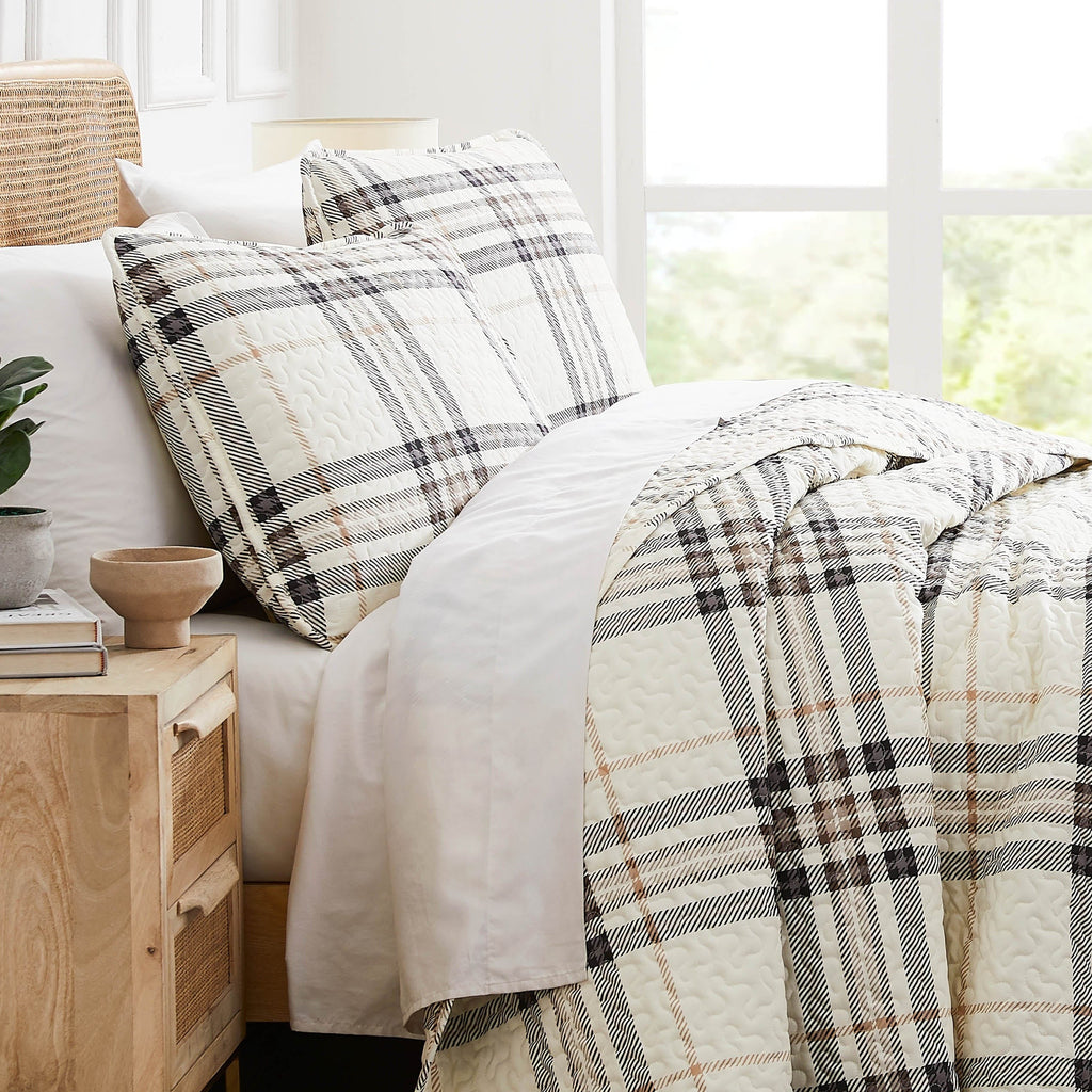Vilano Plaid Quilt Set